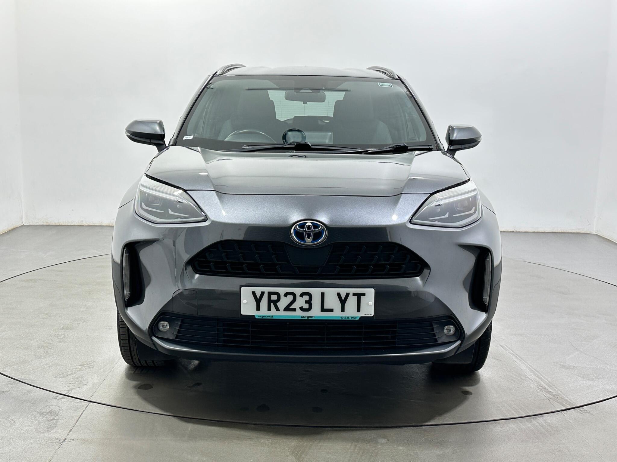 Toyota Yaris Cross view 3