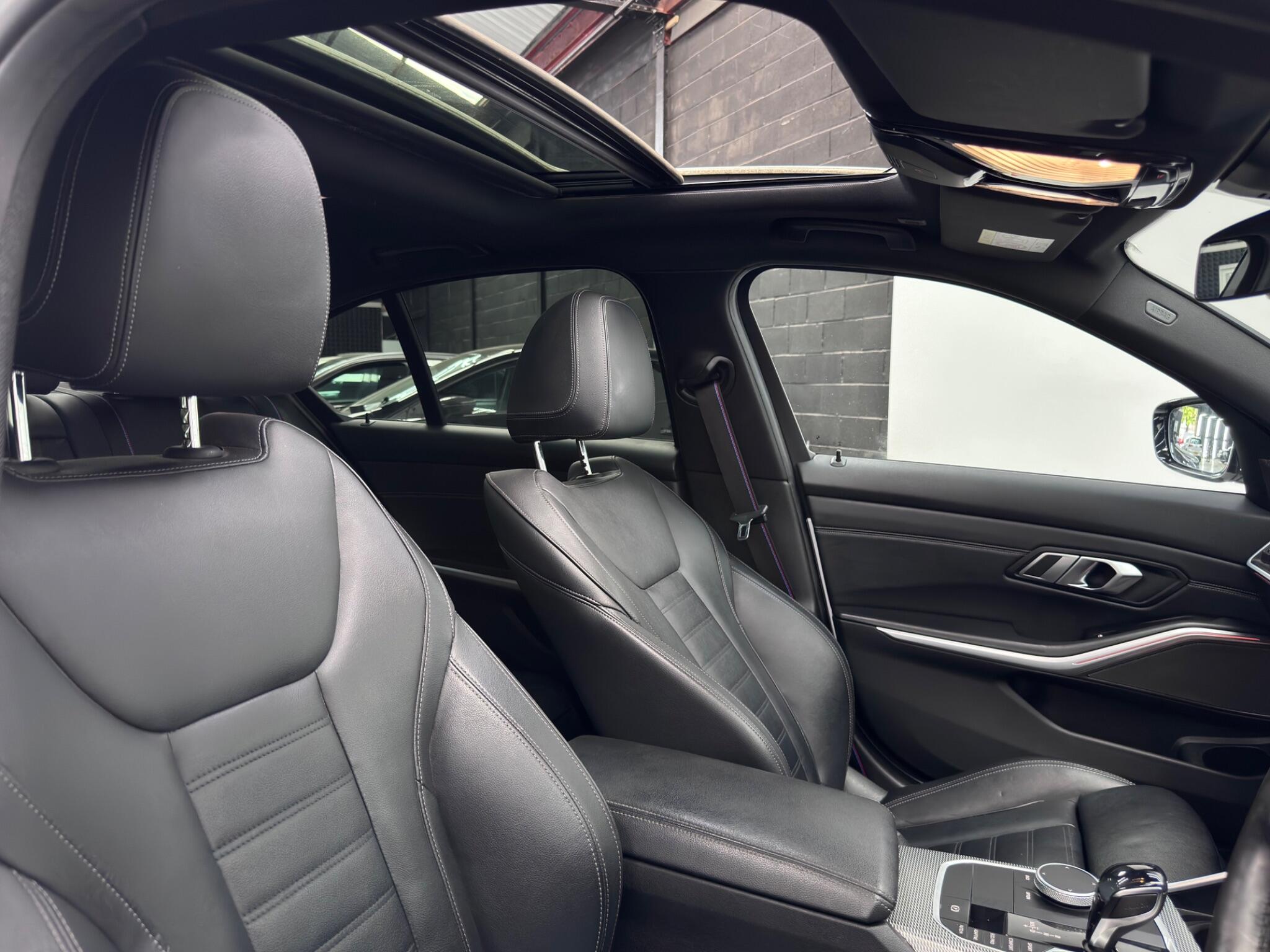 BMW 3 Series view 22