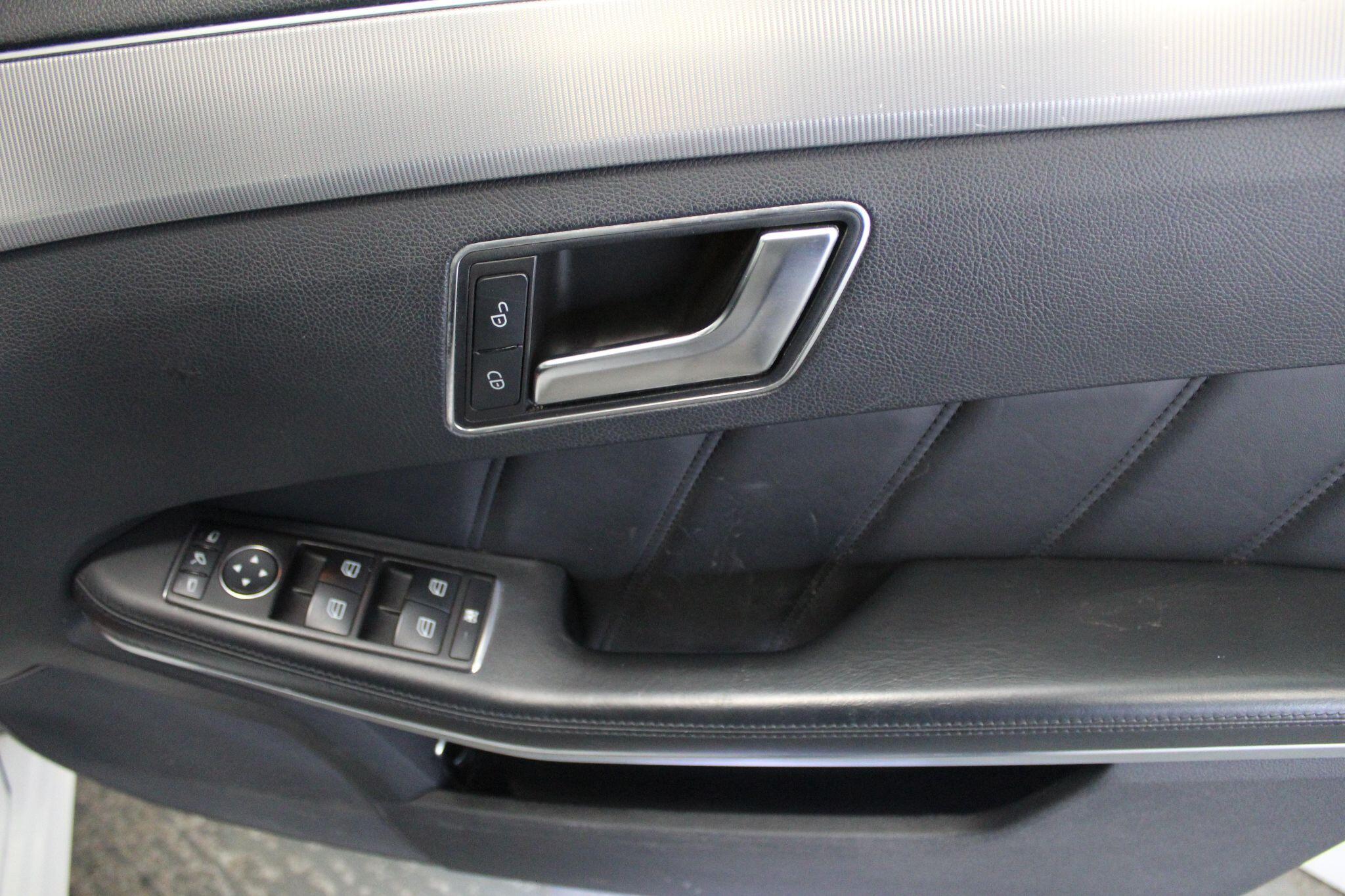 Mercedes-Benz E-Class view 47