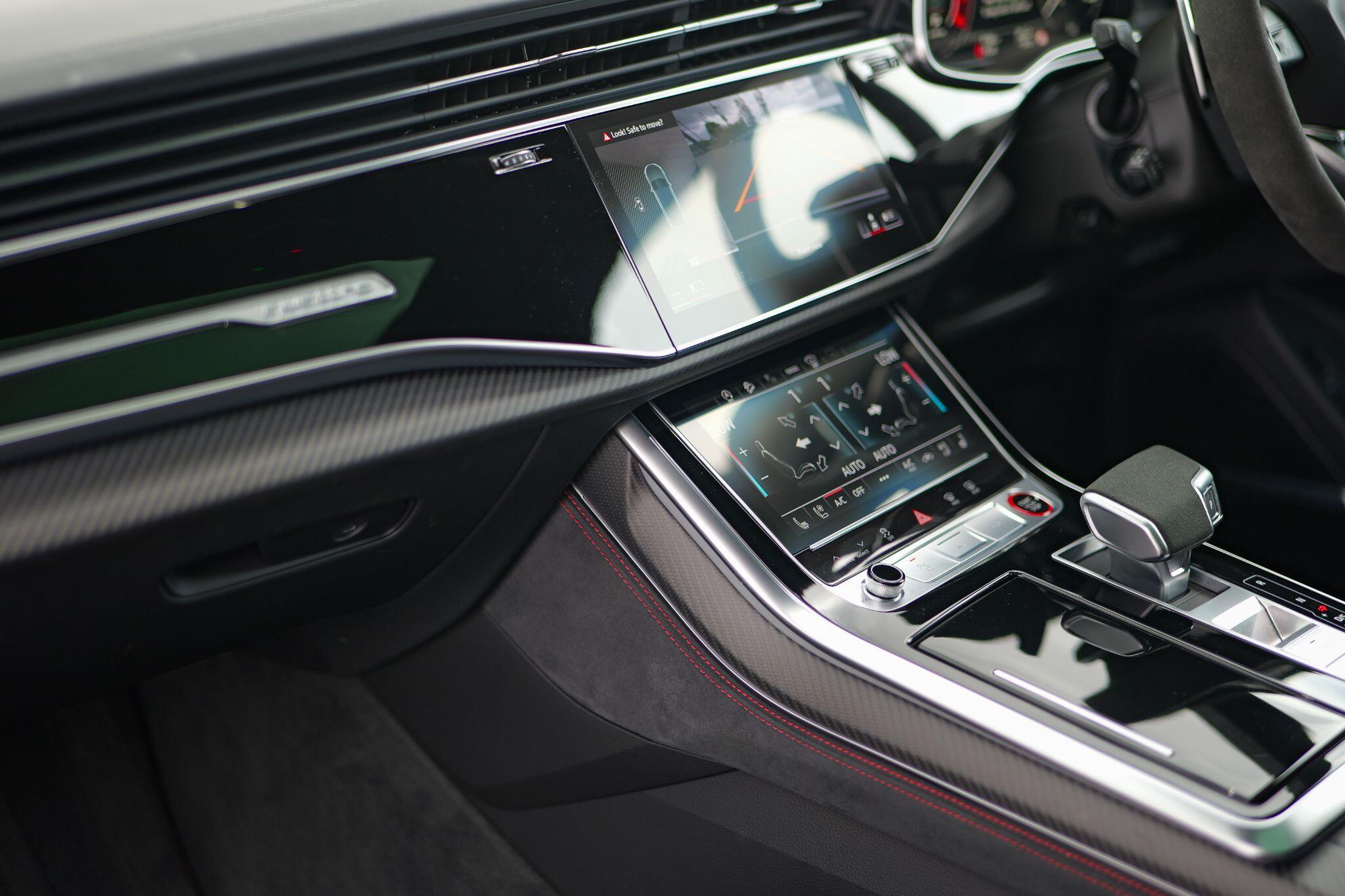 Audi RSQ8 view 22