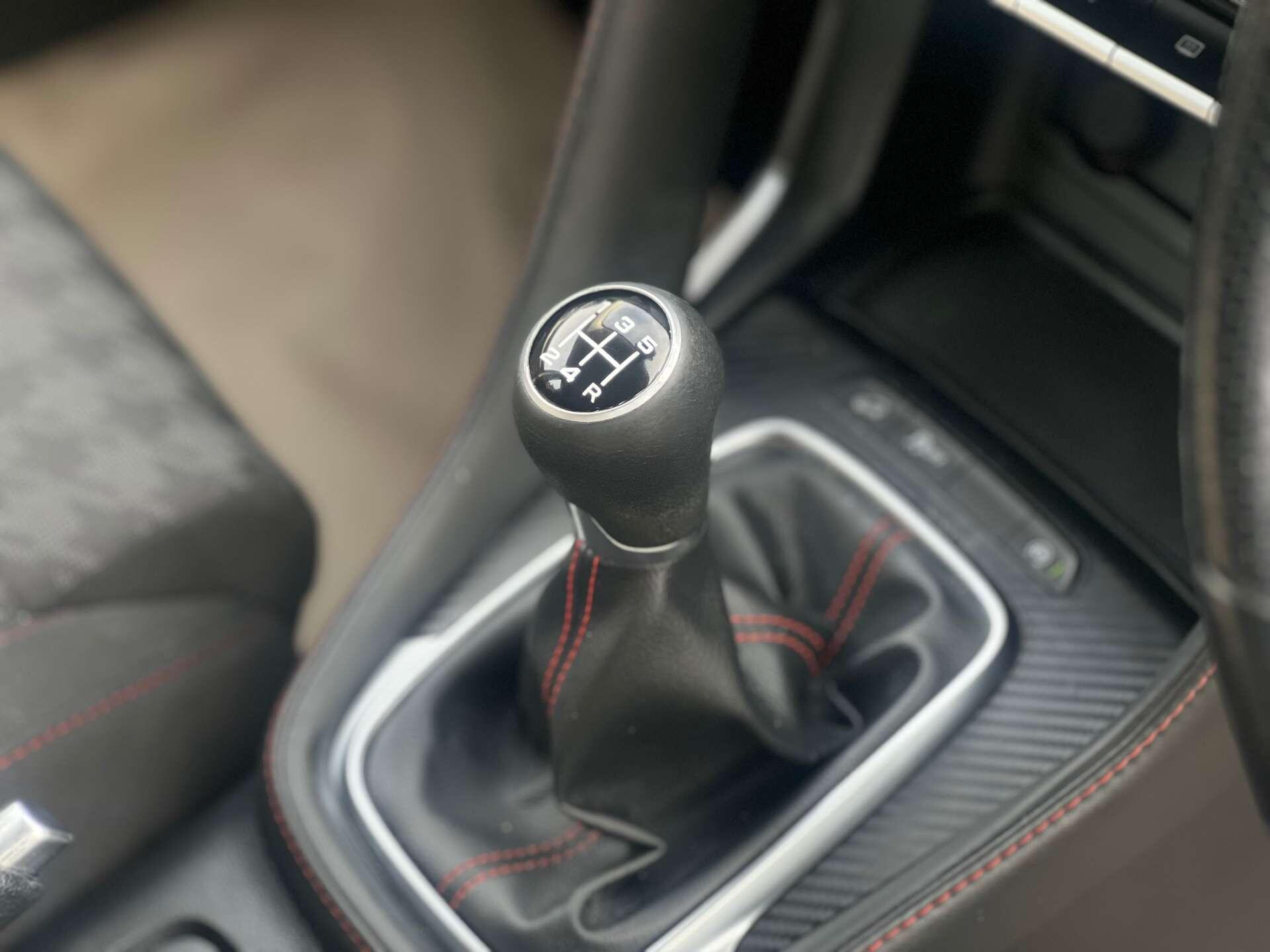 MG ZS view 24