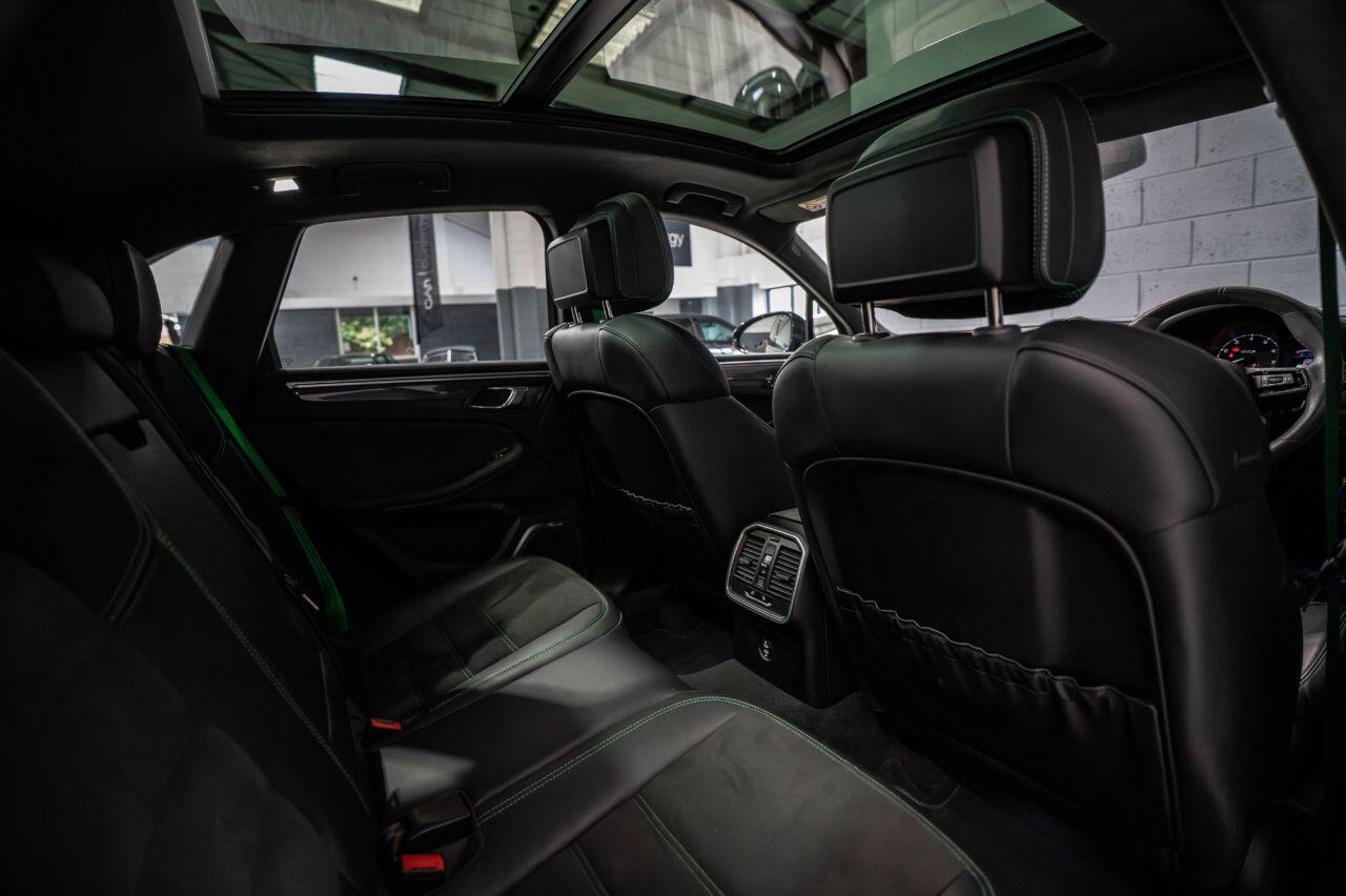 Porsche Macan view 36