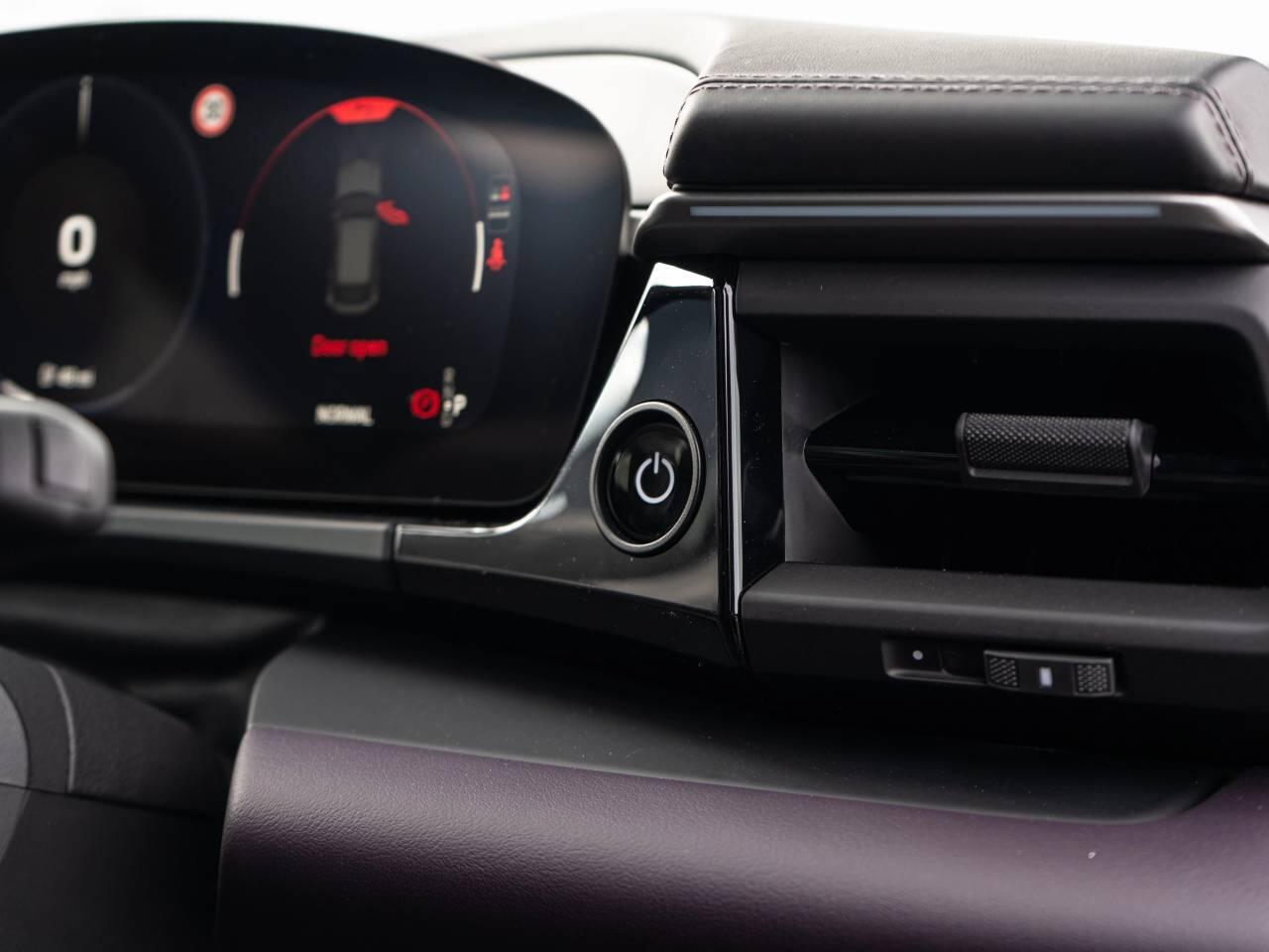 Porsche Macan view 22