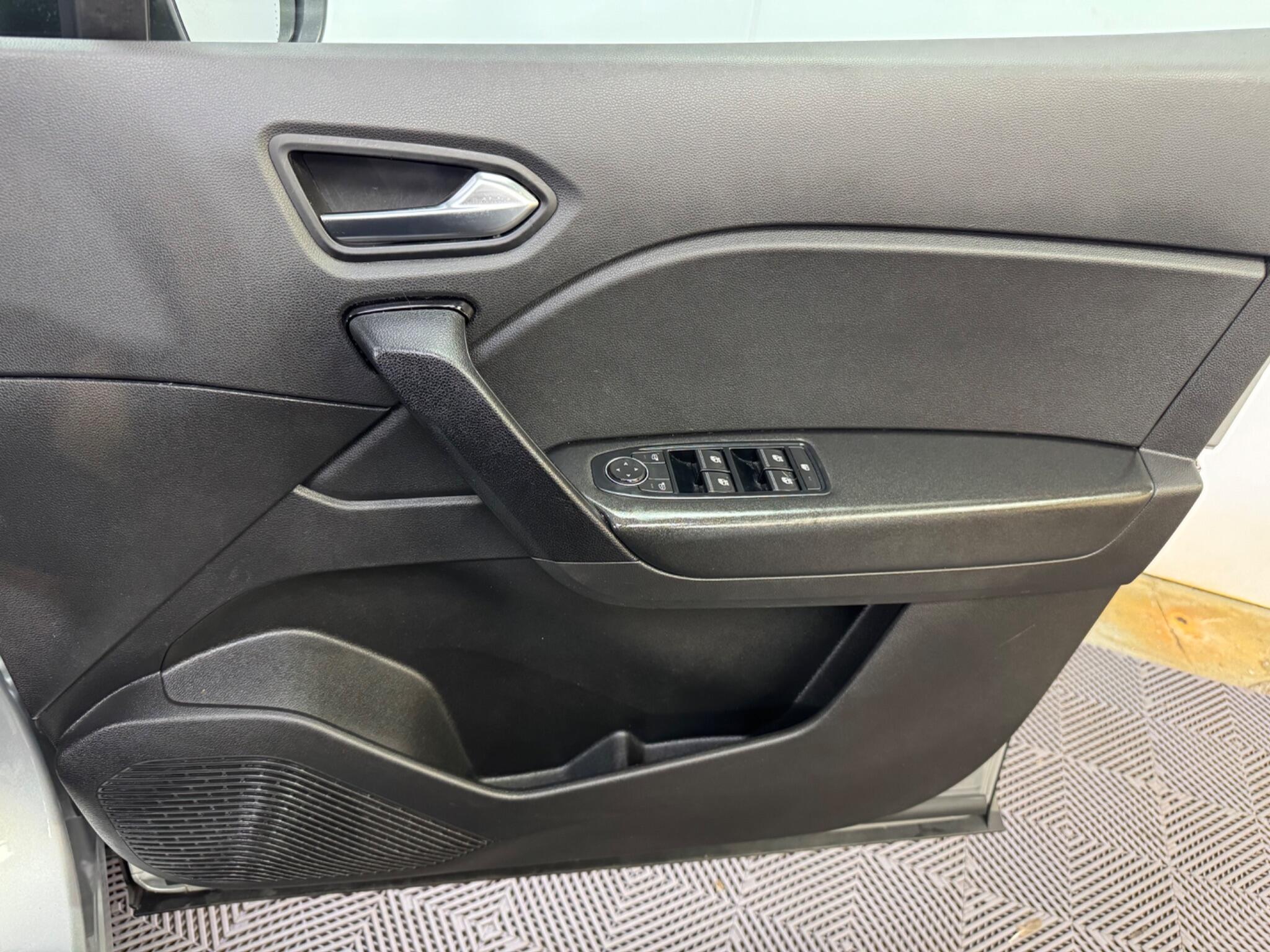 Renault Captur view 32
