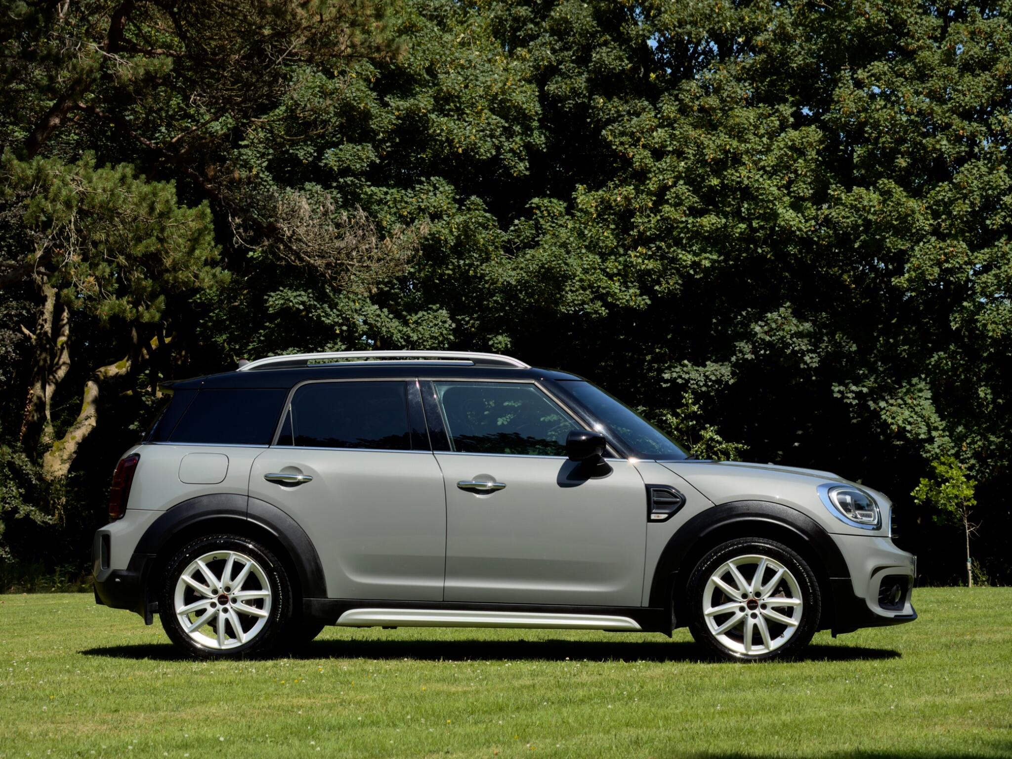 Mini Countryman view 2