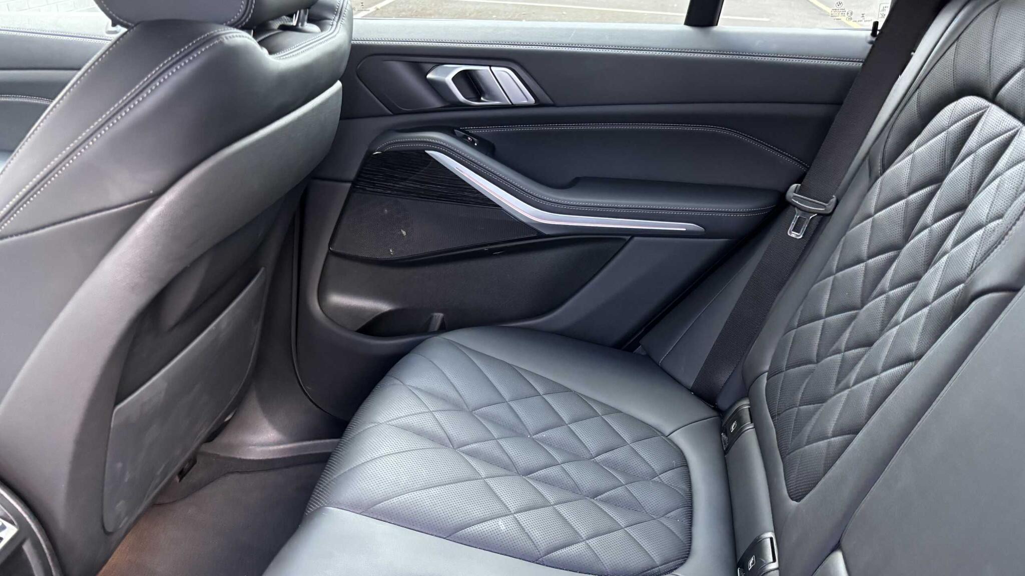 BMW X5 view 13