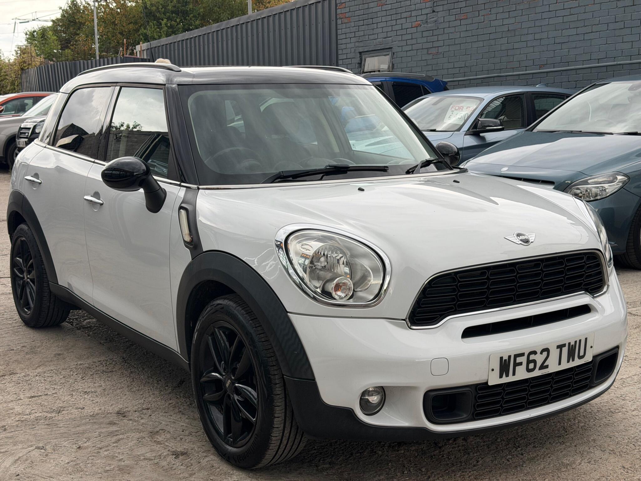 Mini Countryman view 3