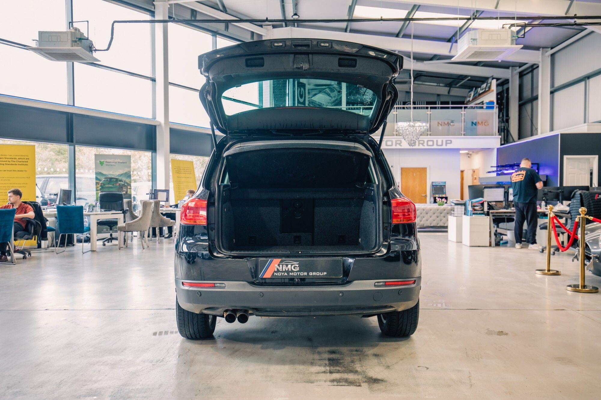 Volkswagen Tiguan view 32