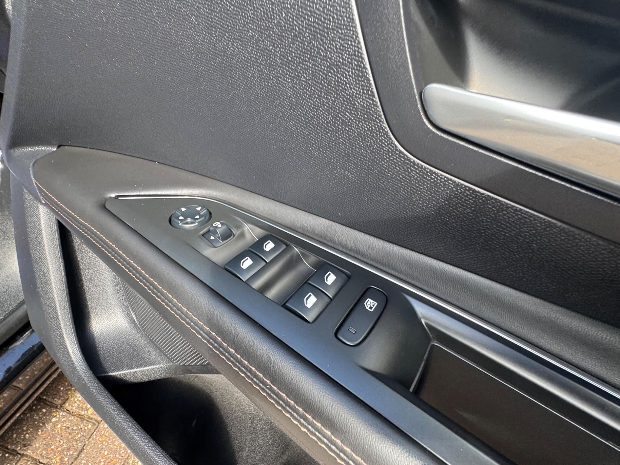 Peugeot 3008 view 15