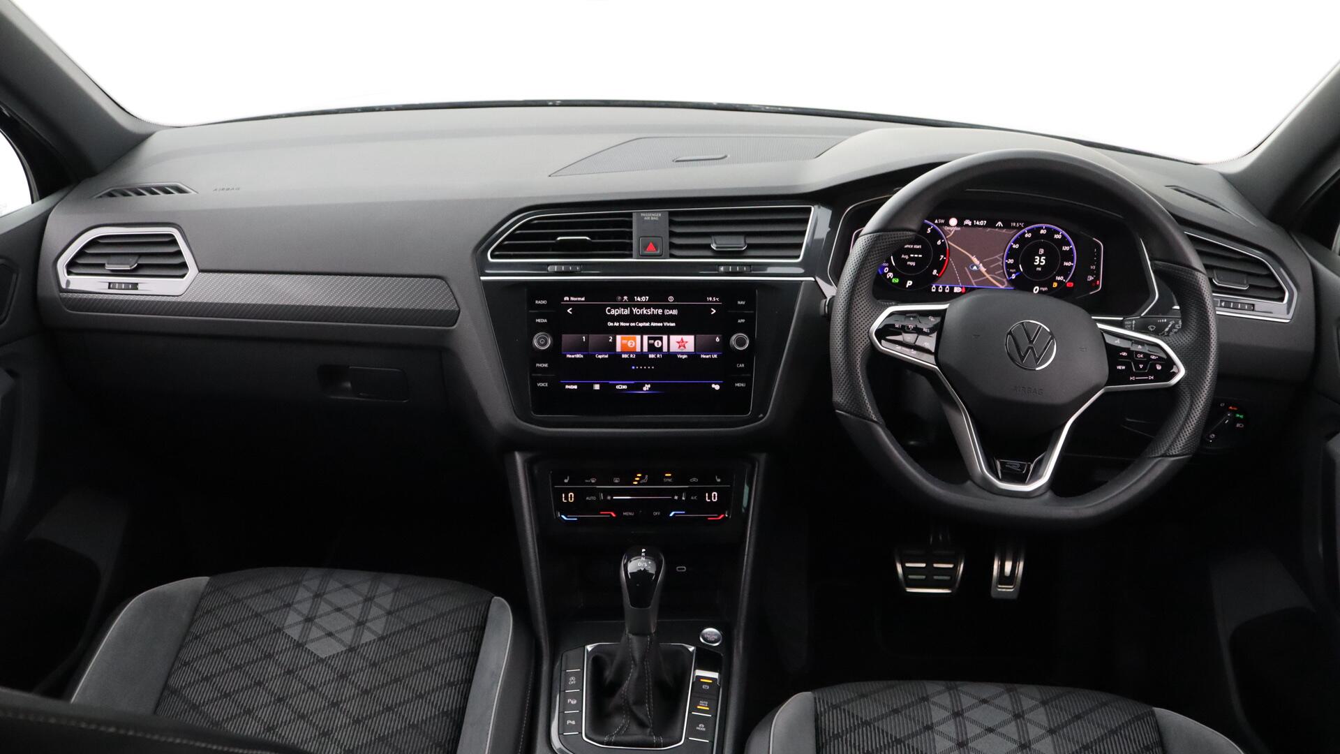 Volkswagen Tiguan view 5