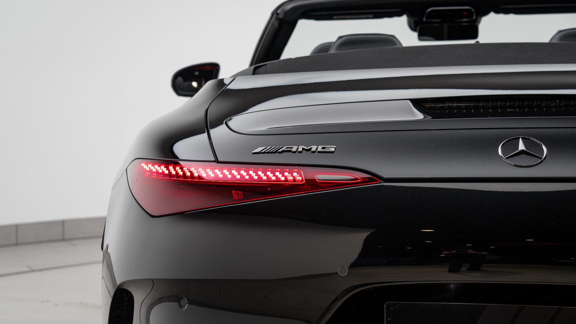 Mercedes-Benz SL view 17