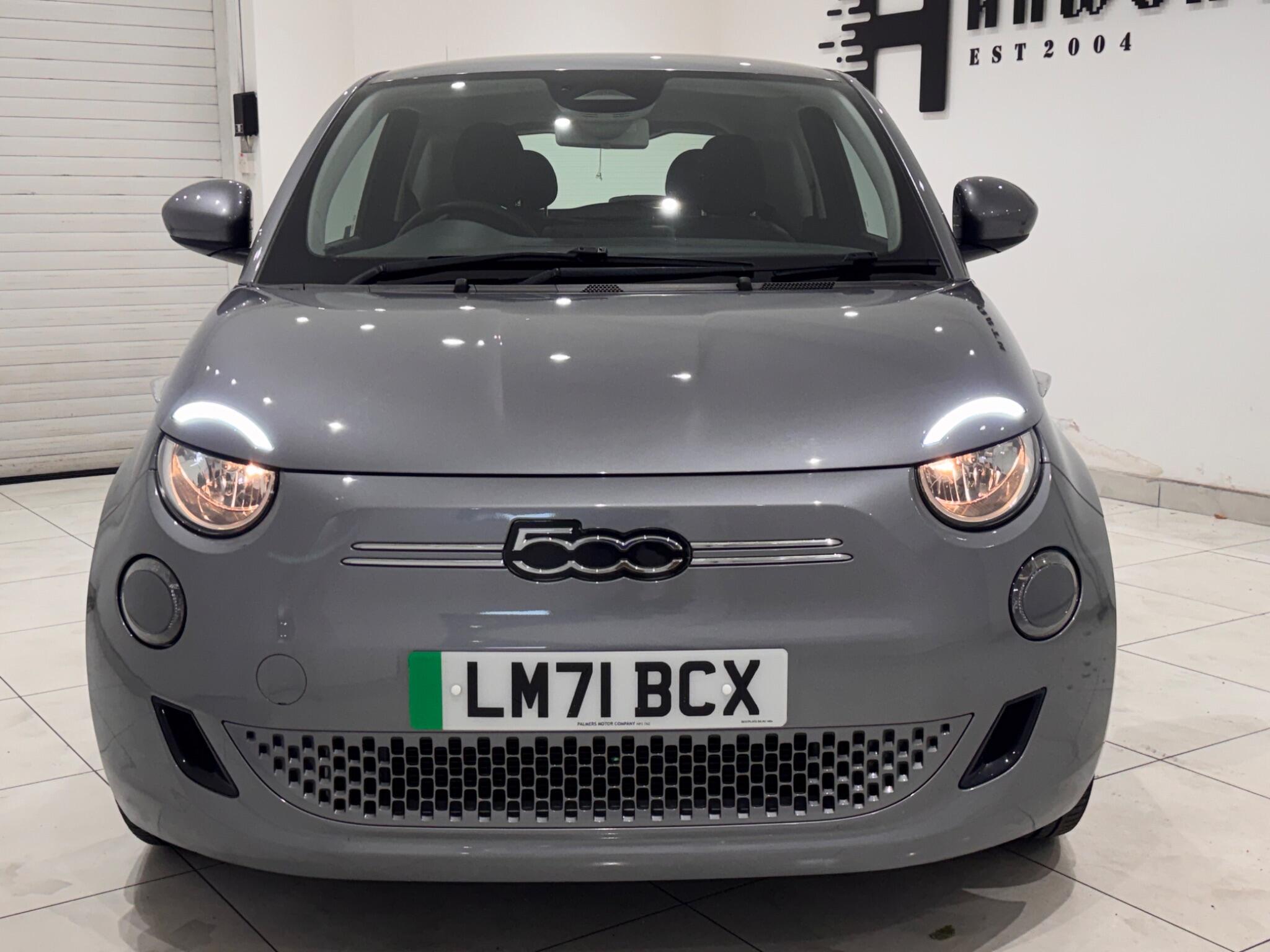 Fiat 500E view 6