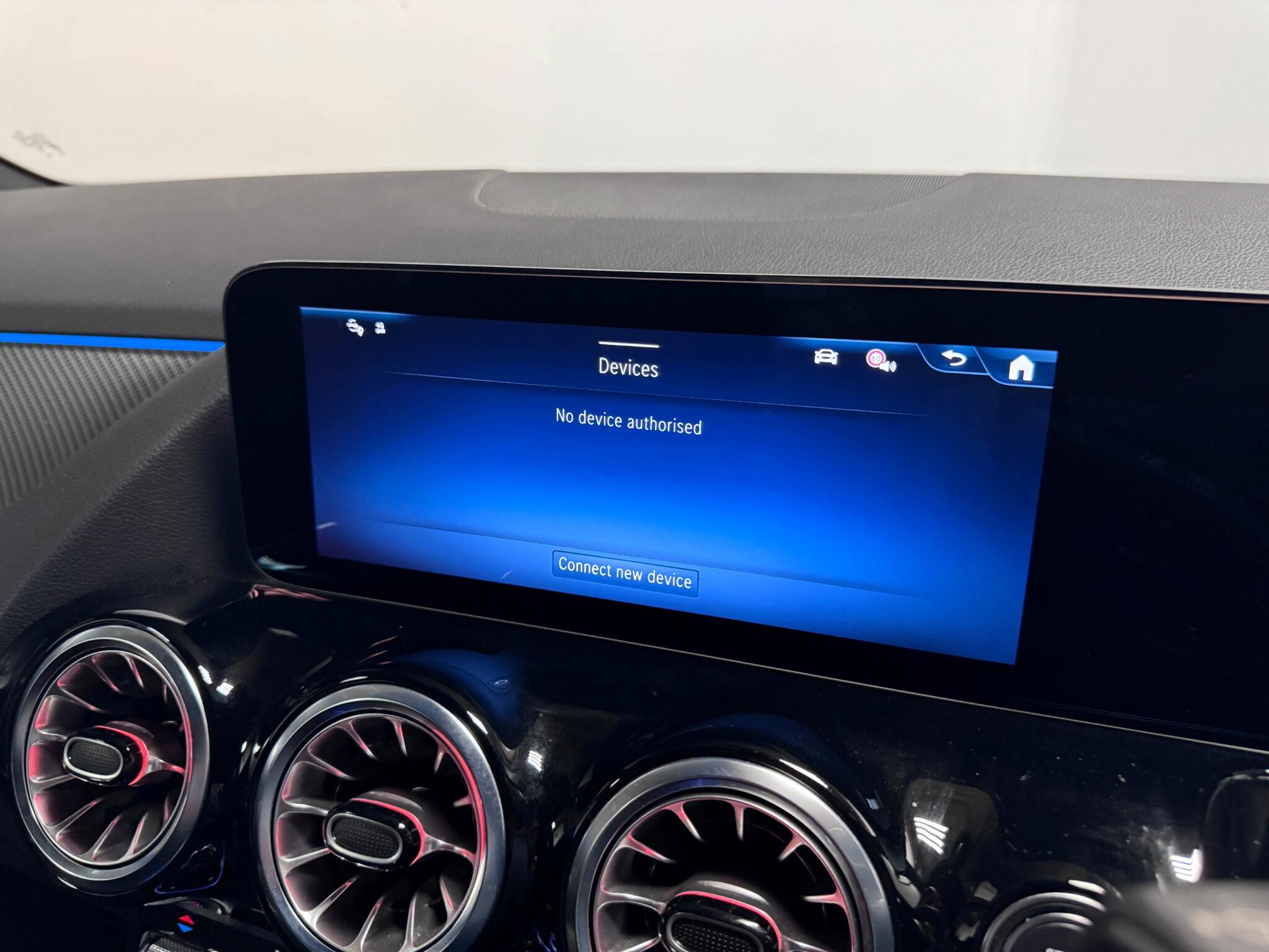 Mercedes-Benz Gla view 58