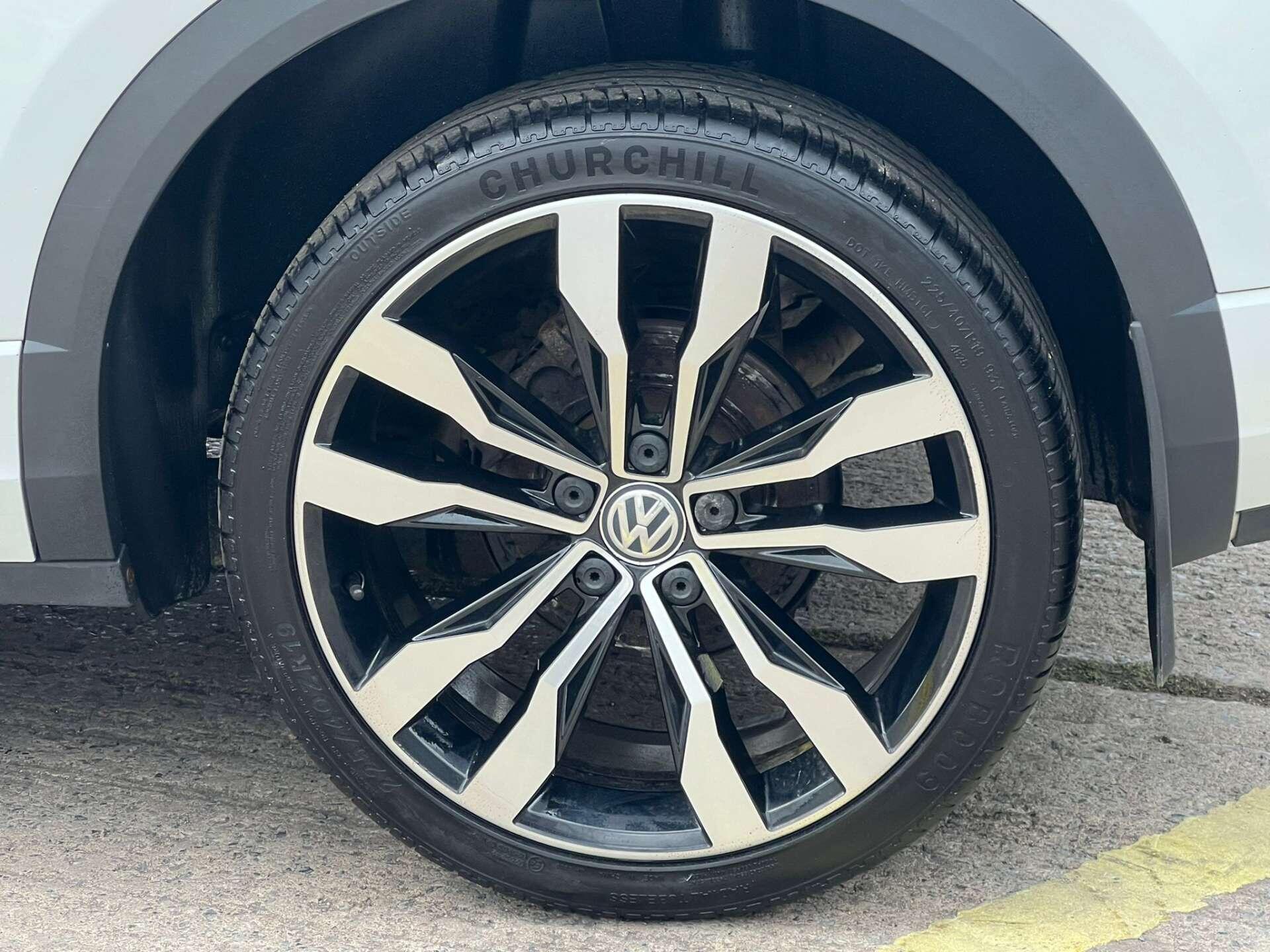 Volkswagen T-Roc view 29