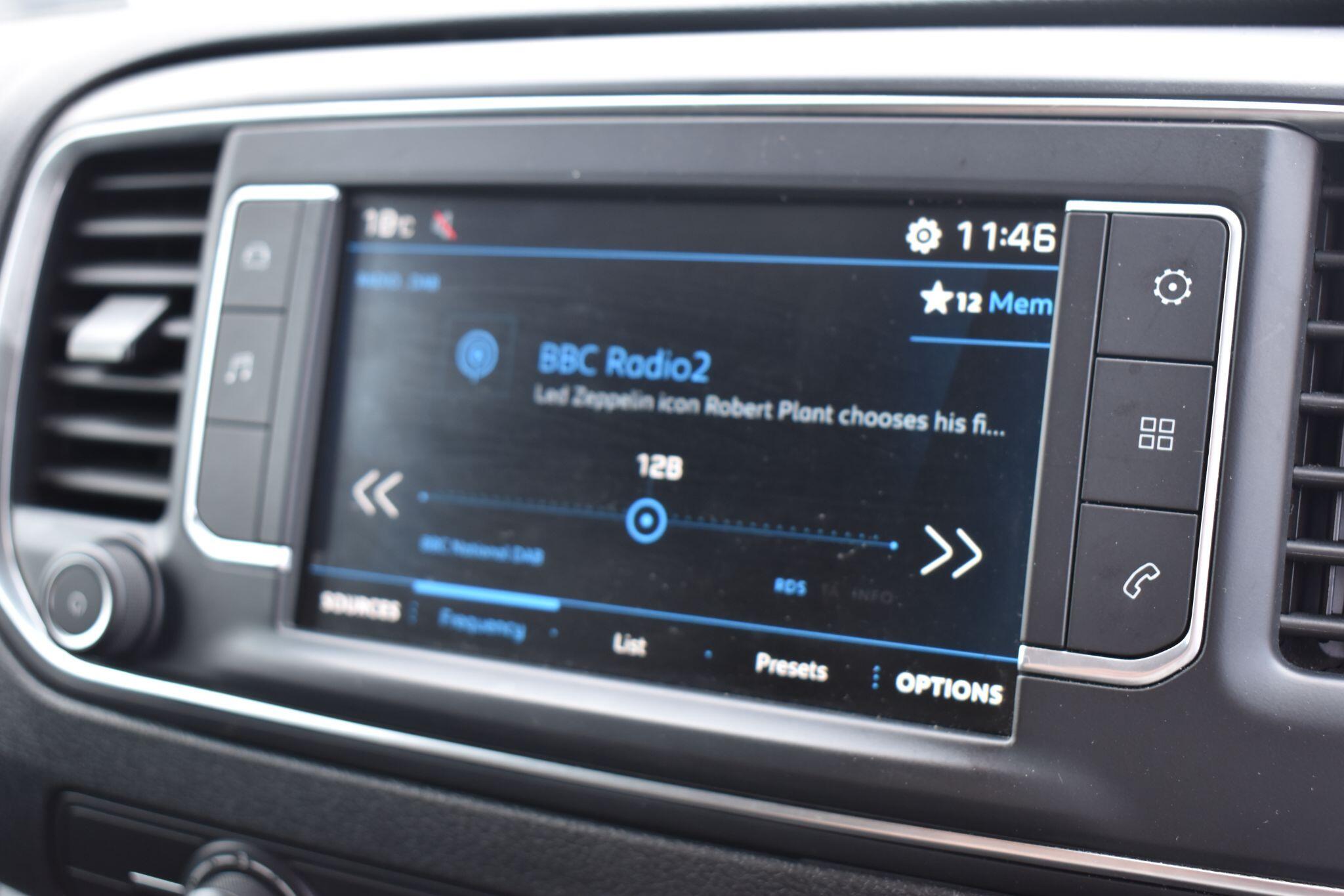 Expert - 2.0 BlueHDi 1400 Professional Premium Standard Panel Van MWB Euro 6 (s/s) 6dr - Image 27