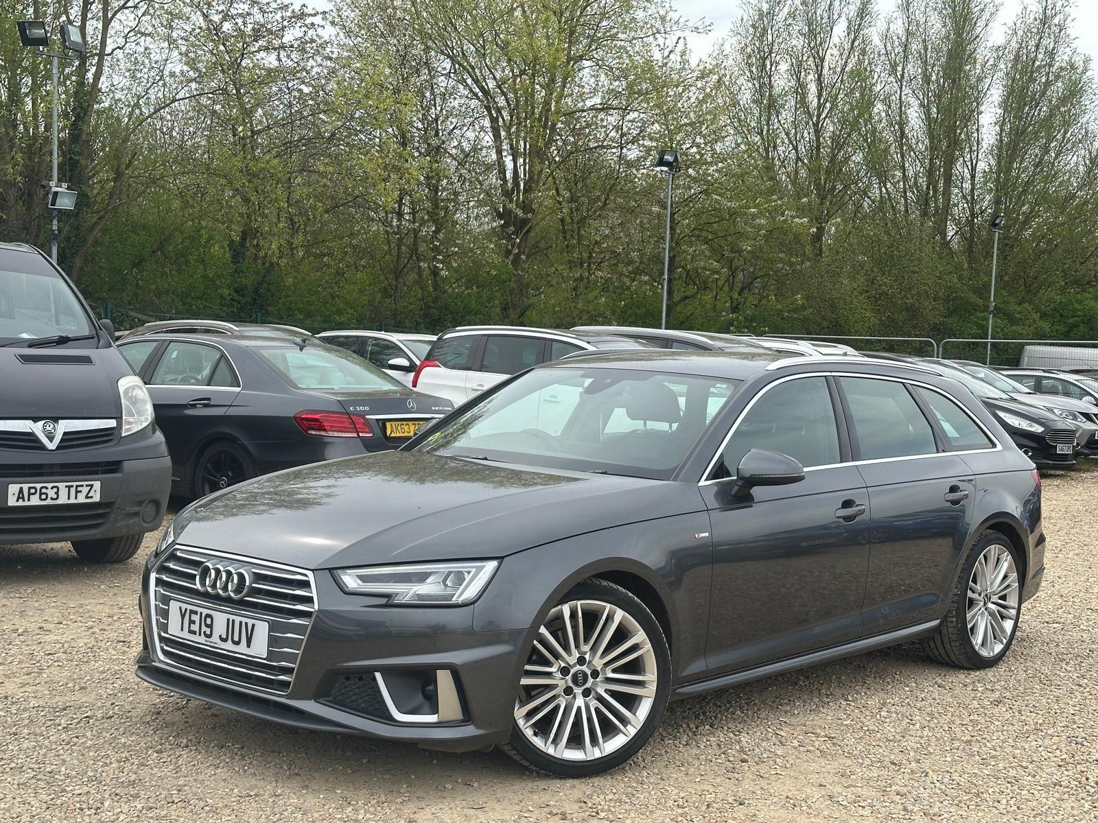 Audi A4 Avant view 2