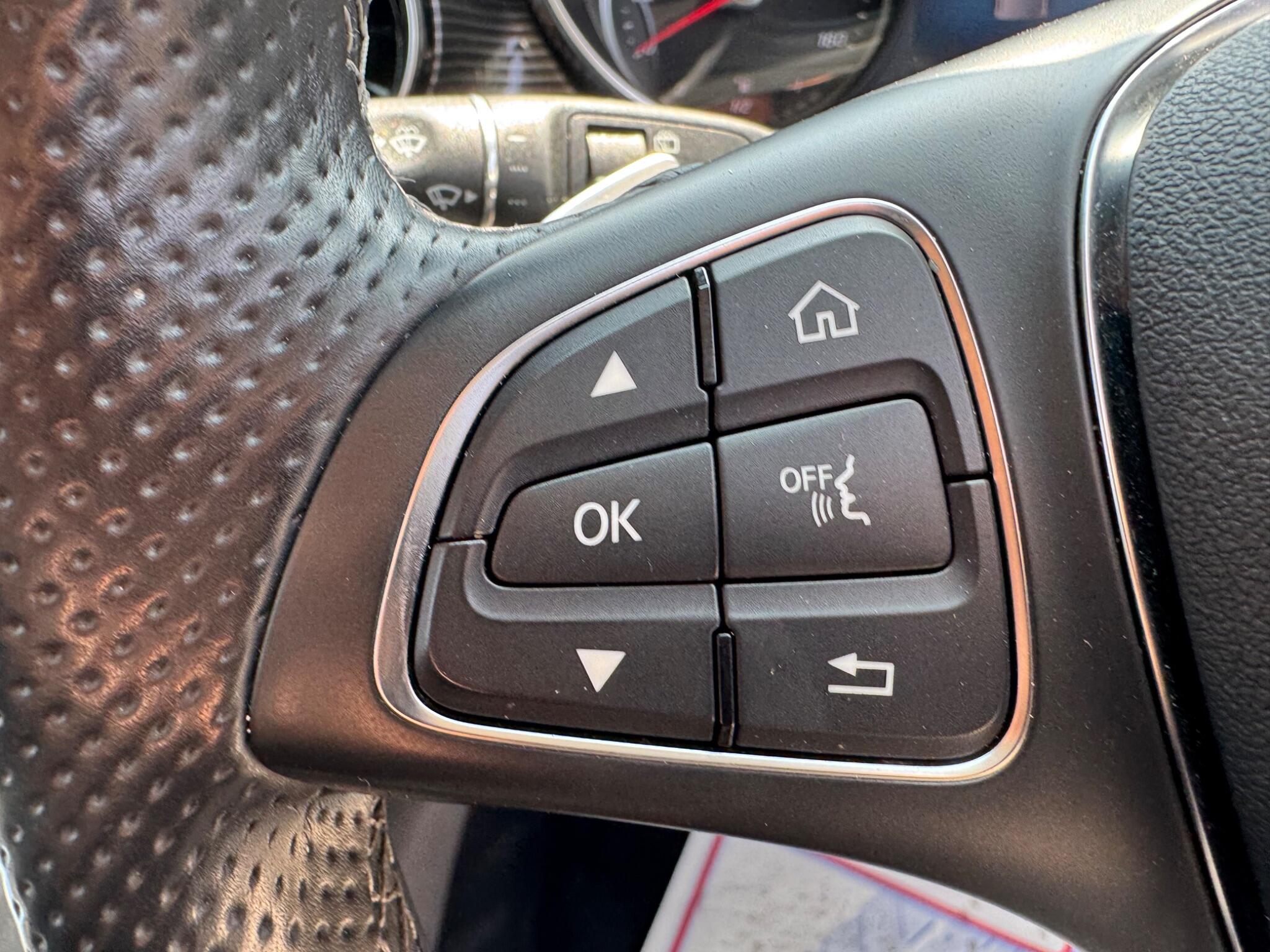 Mercedes-Benz V Class view 33