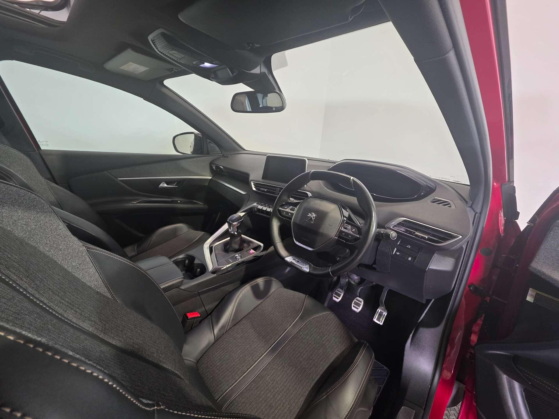 Peugeot 3008 view 10