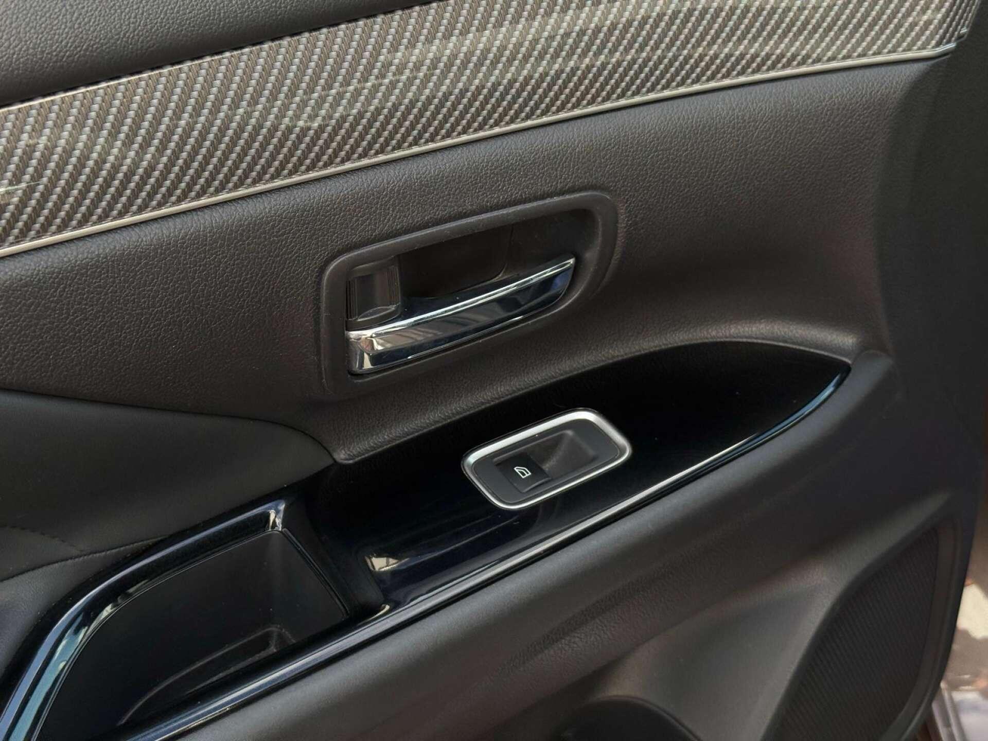 Mitsubishi Outlander view 43