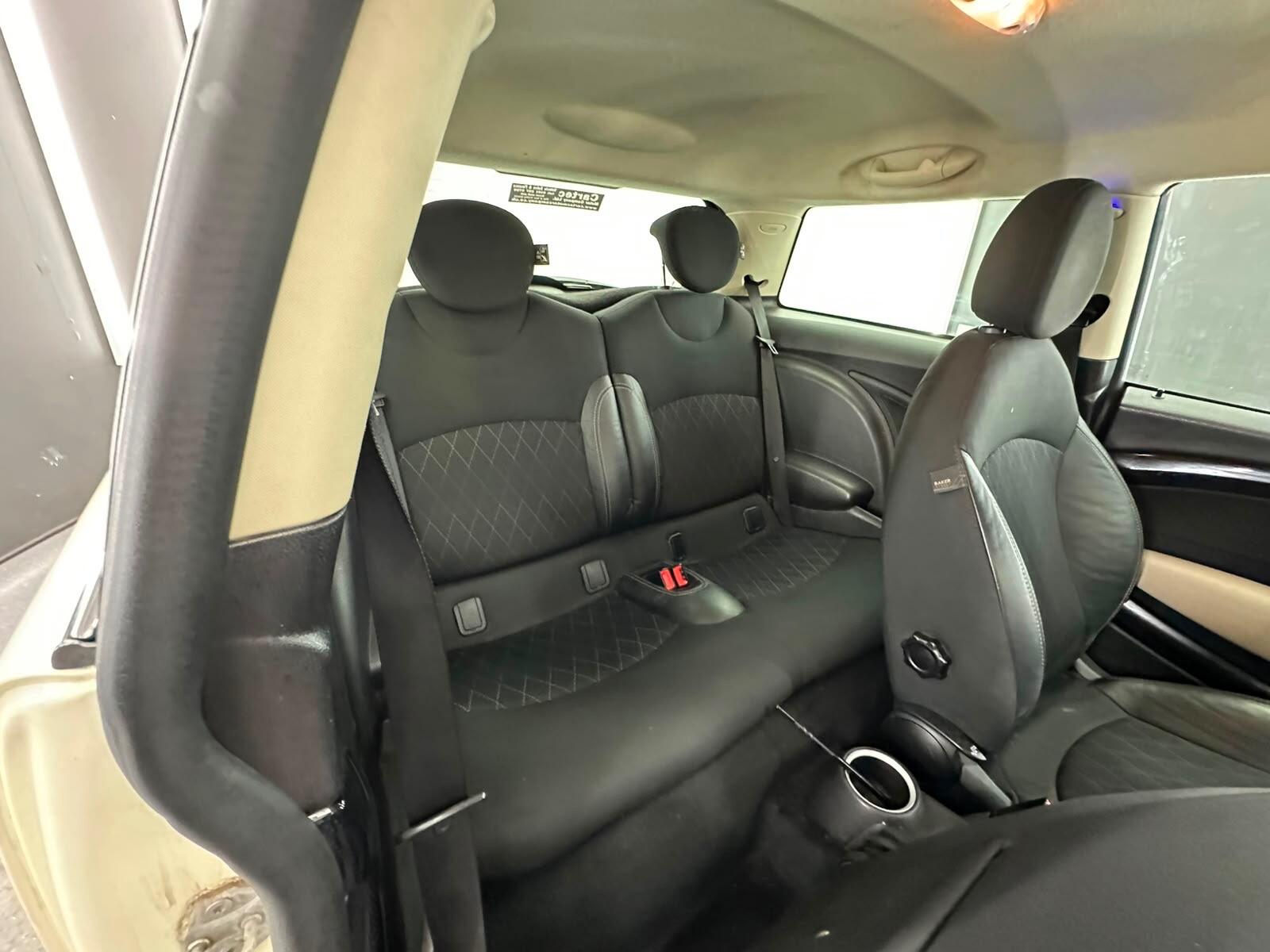 Mini Hatch view 23