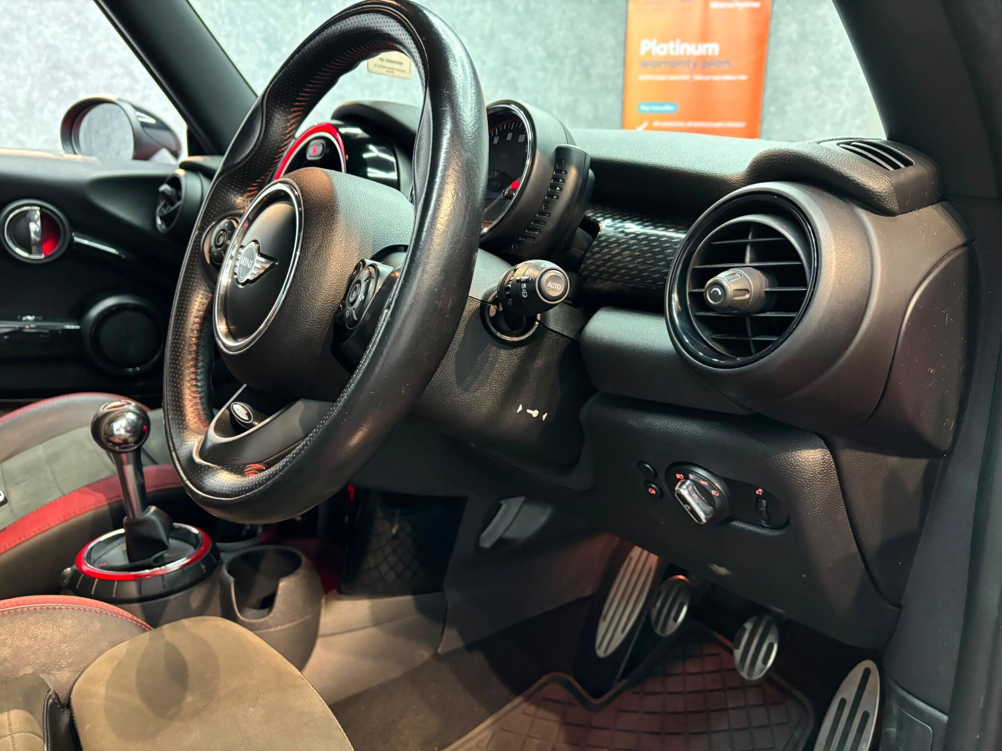 Mini Cooper view 11