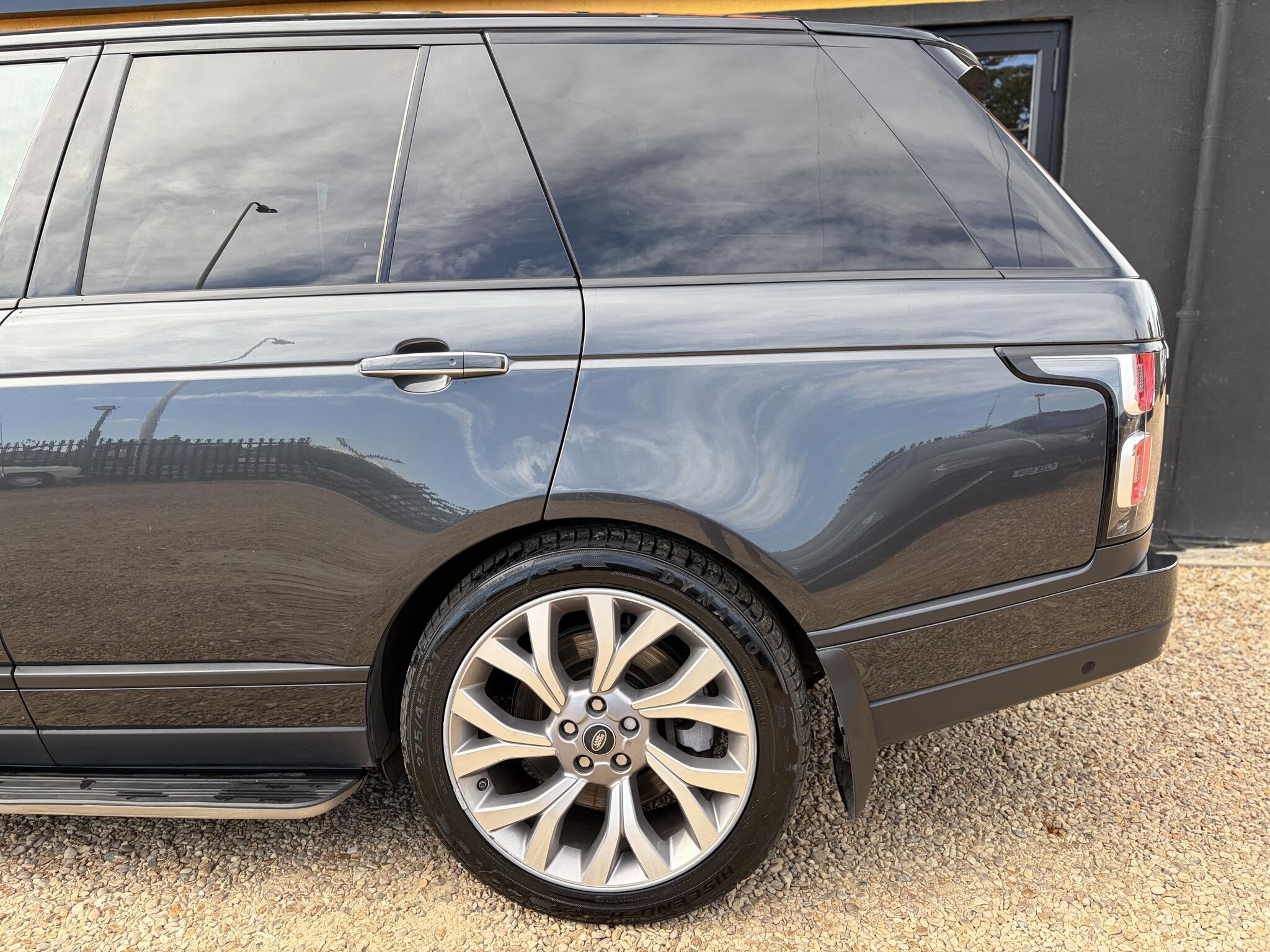 Land Rover Range Rover view 8