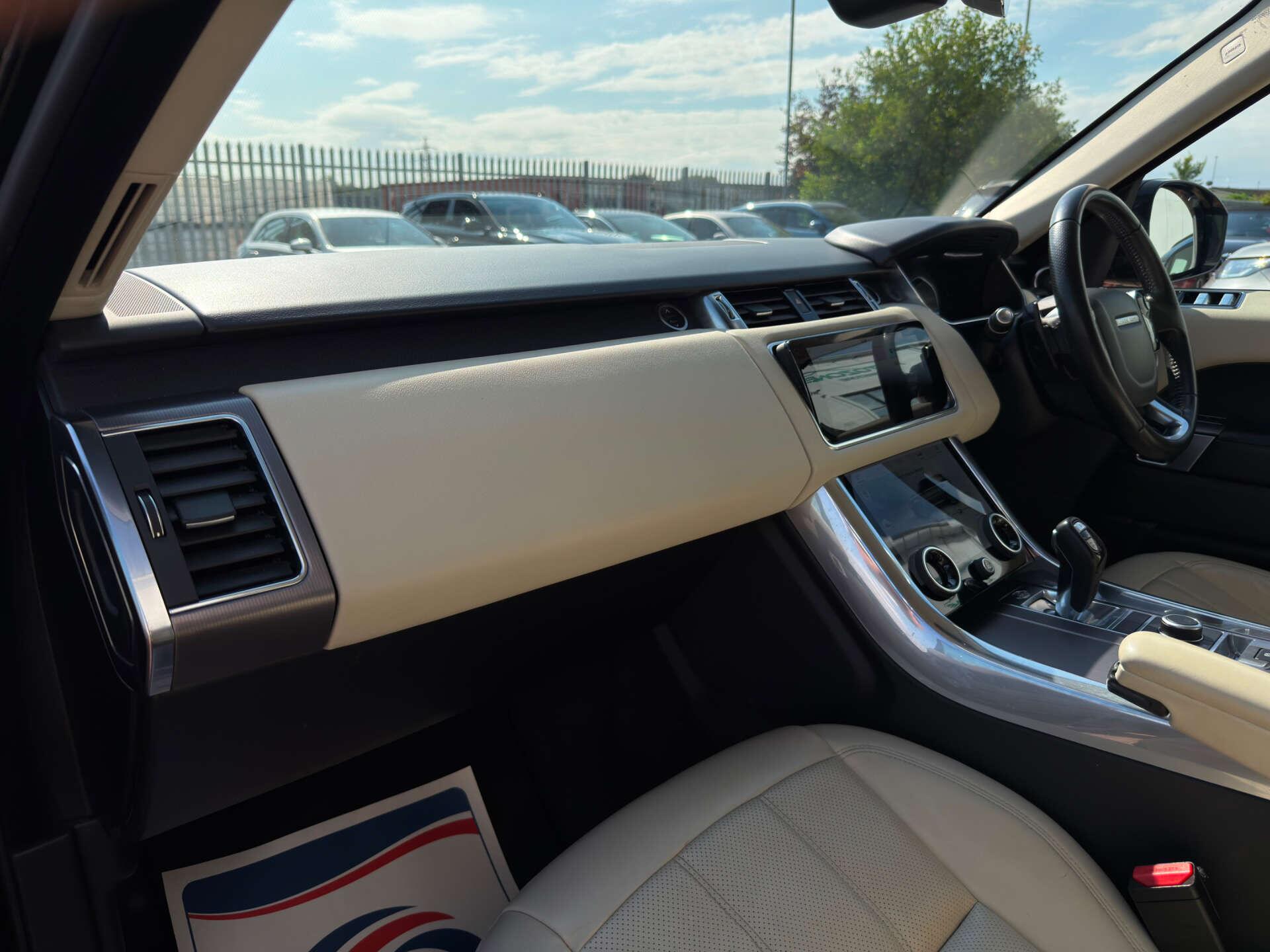 Land Rover Range Rover Sport view 39