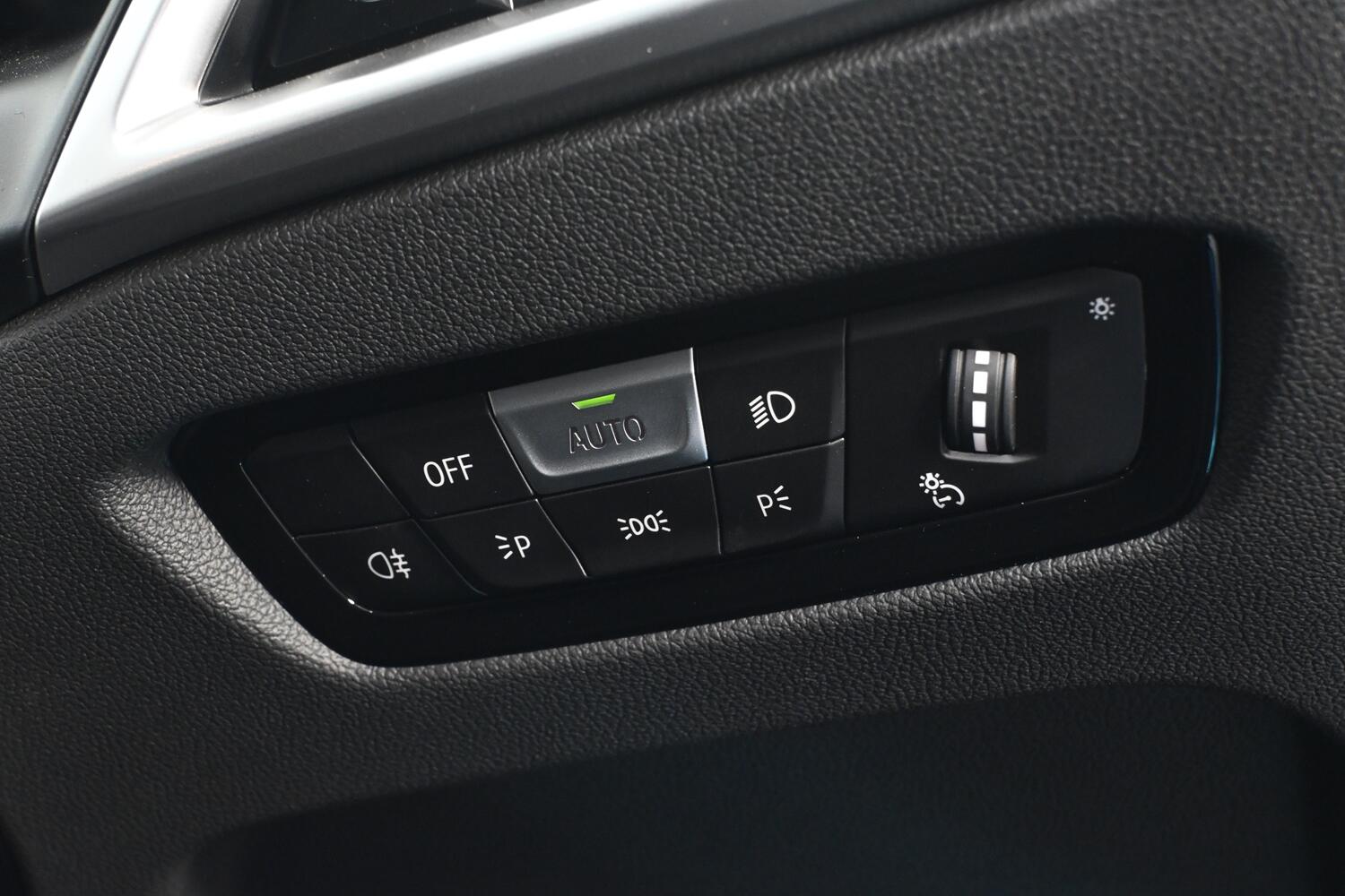 BMW 2 Series view 31