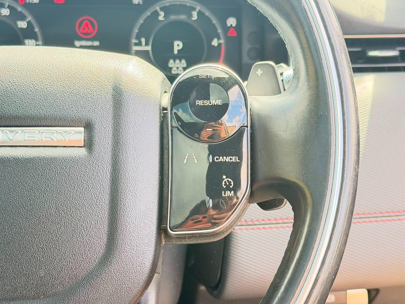 Land Rover Discovery Sport view 12
