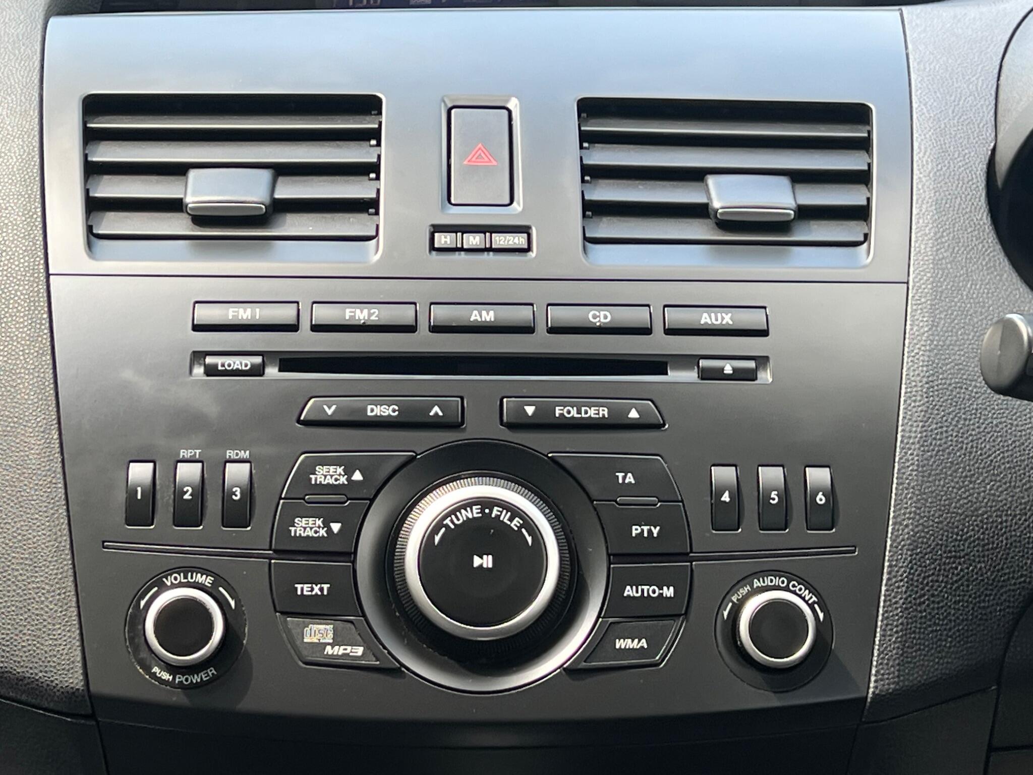 Mazda Mazda3 view 35