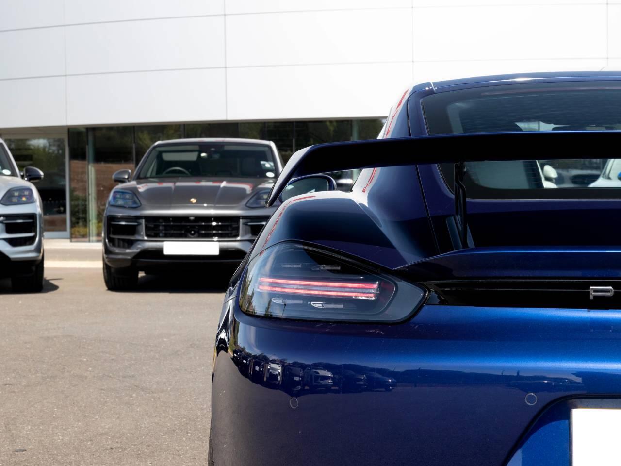 Porsche Cayman view 40