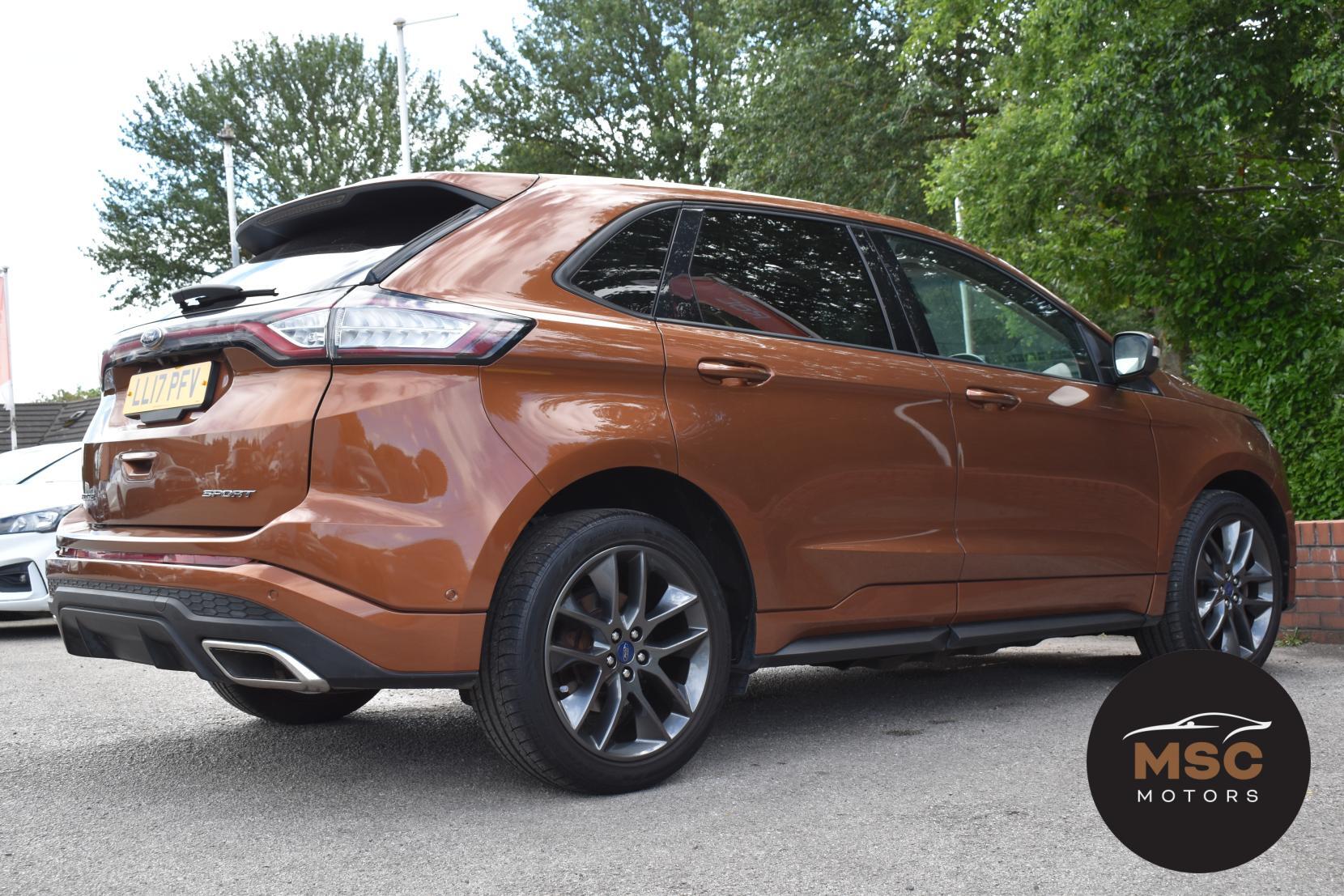 Ford Edge view 18