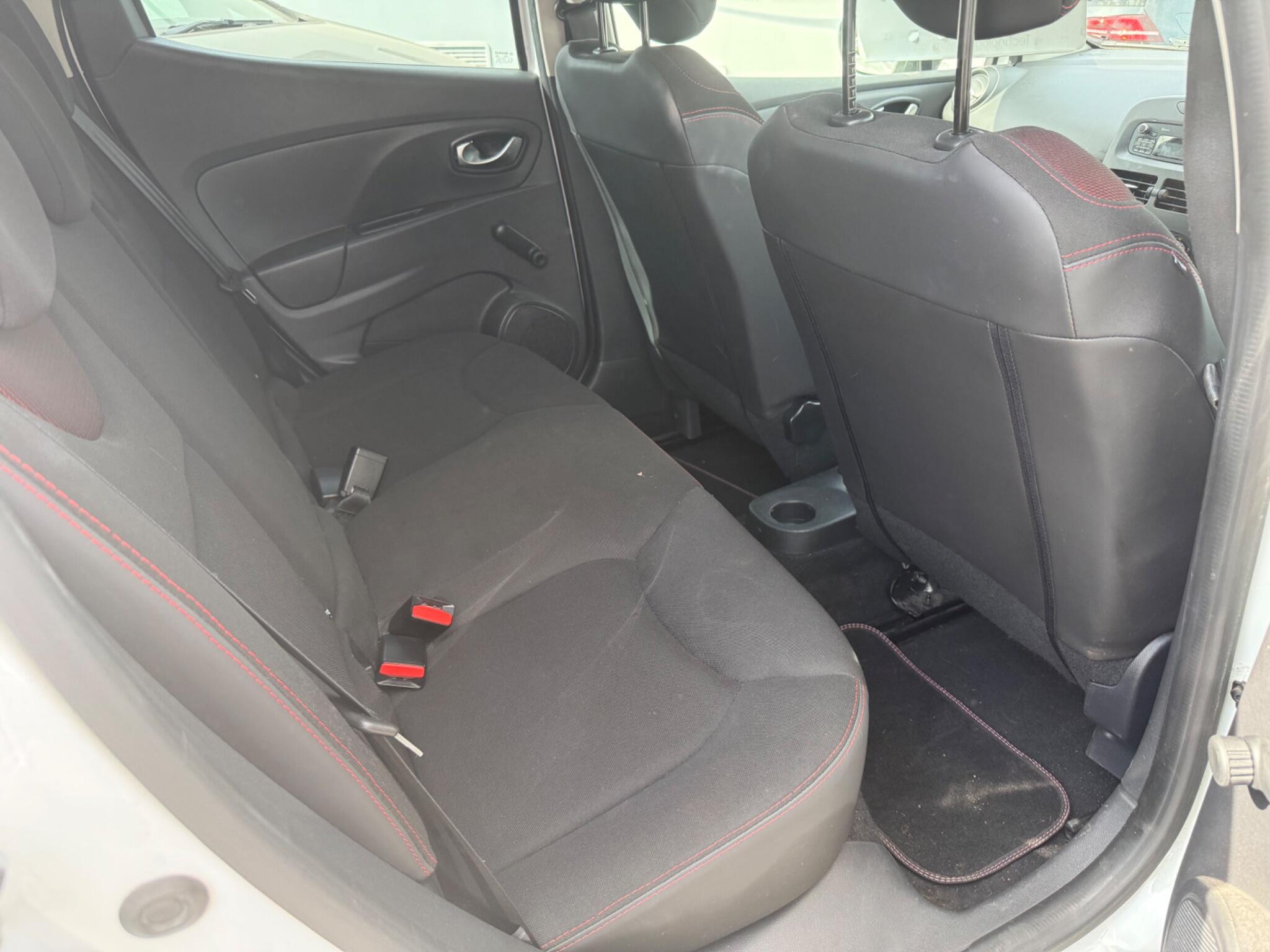 Renault Clio view 3