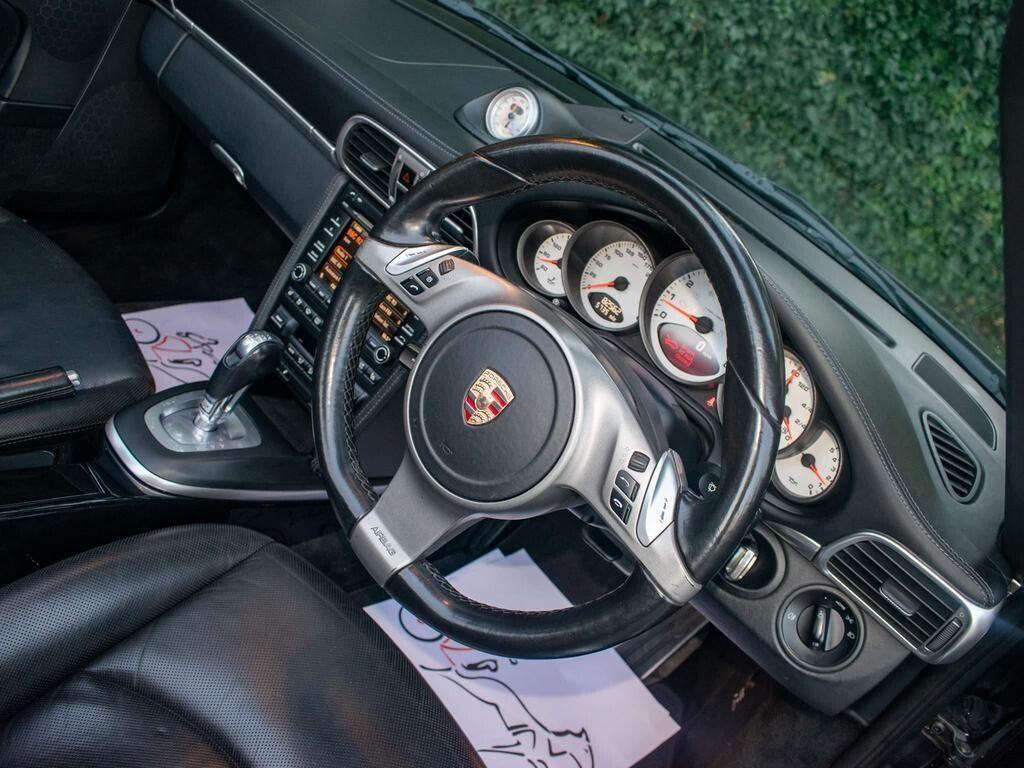 Porsche 911 view 27