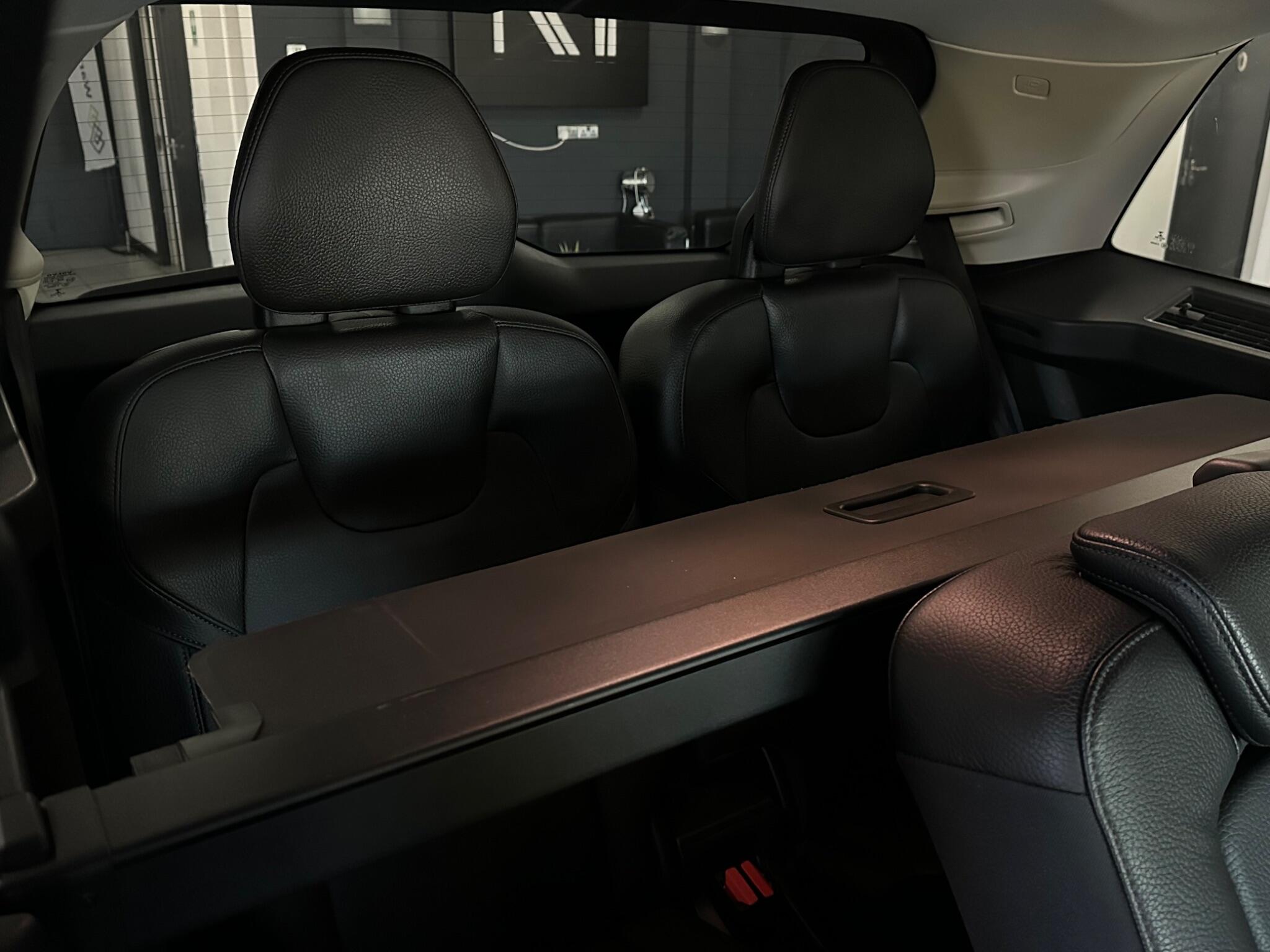 Volvo XC90 view 36