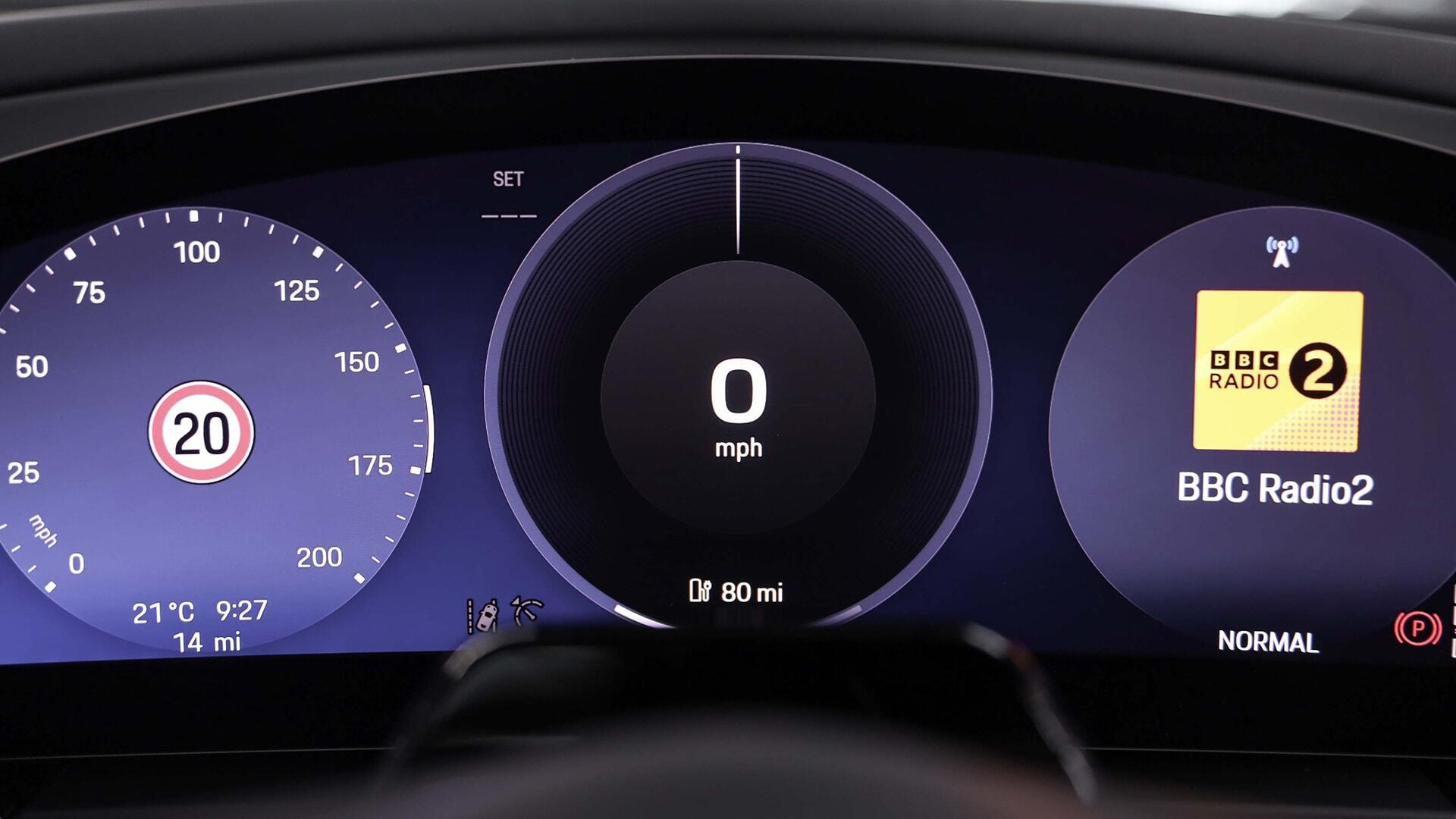 Porsche Macan view 12