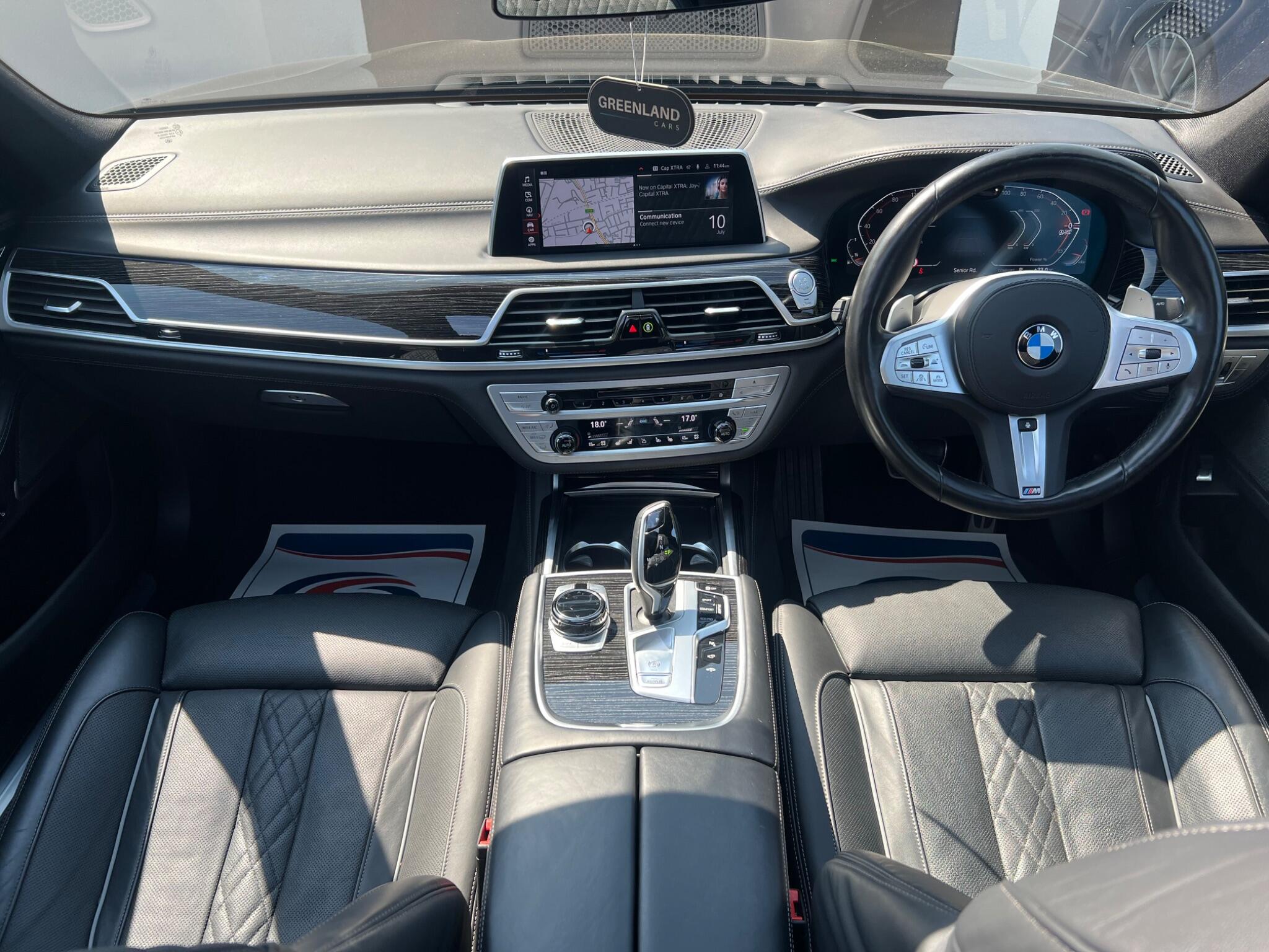 BMW 7 Series view 11