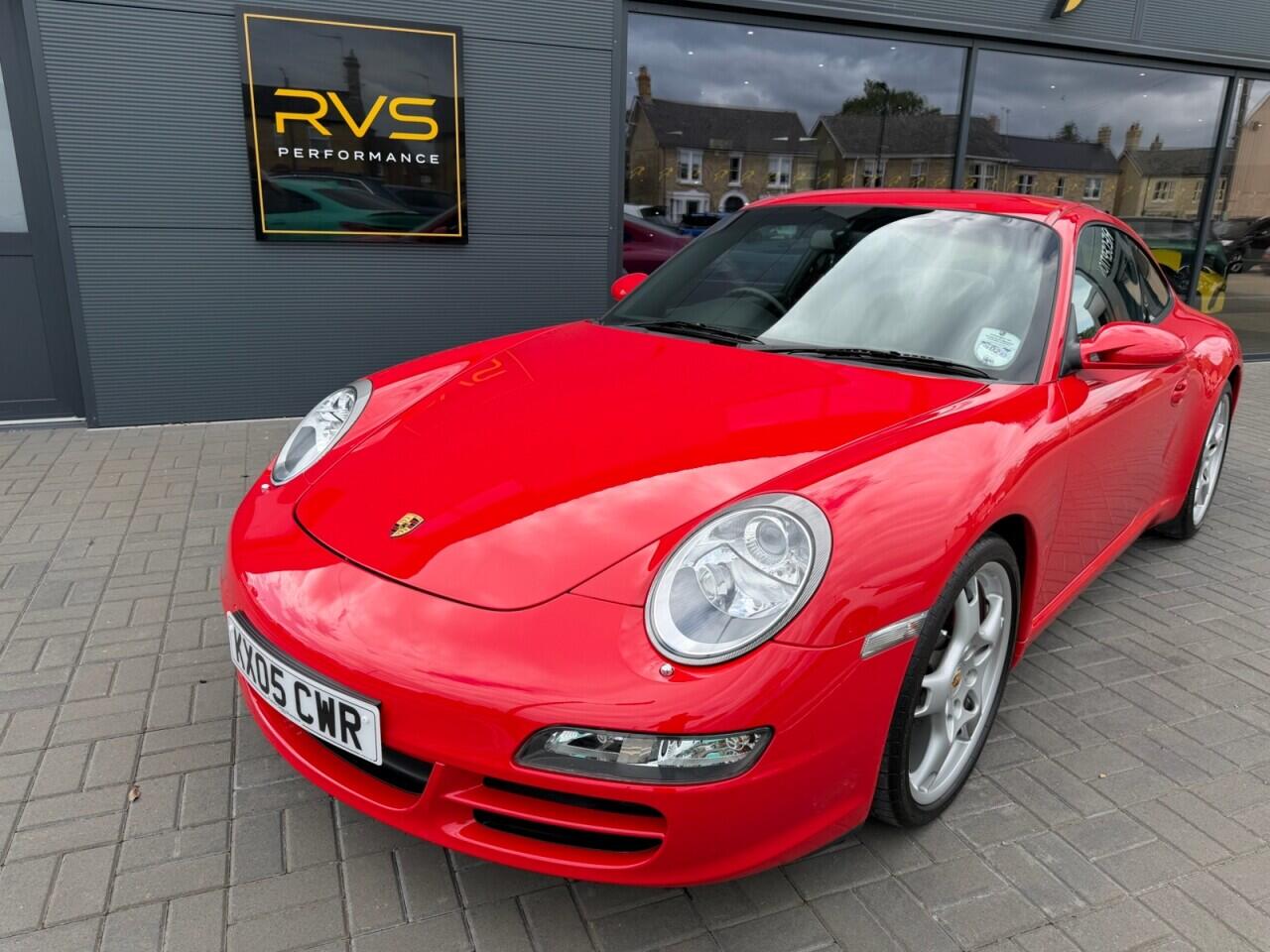 Porsche 911 view 7