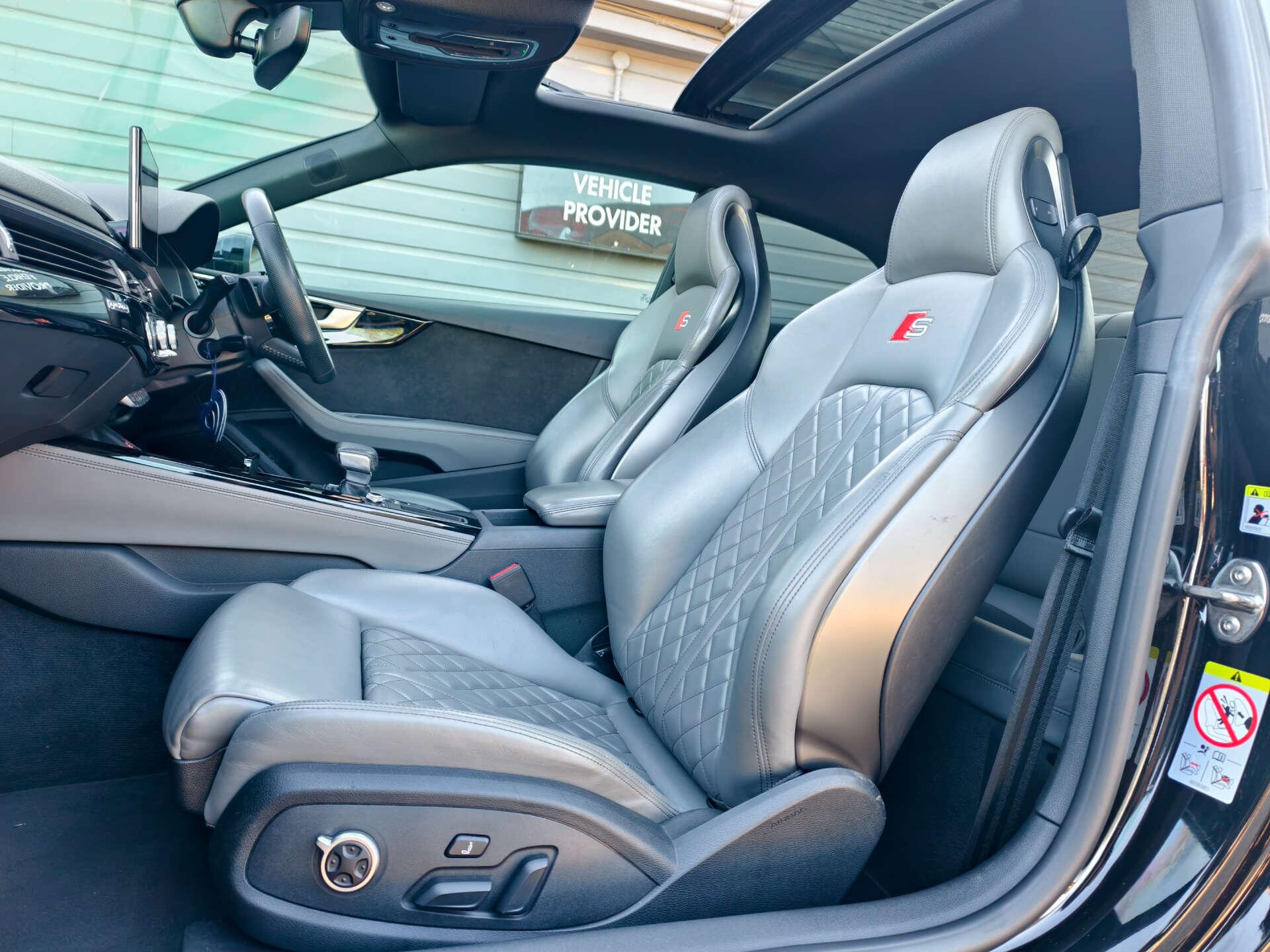 Audi S5 view 22