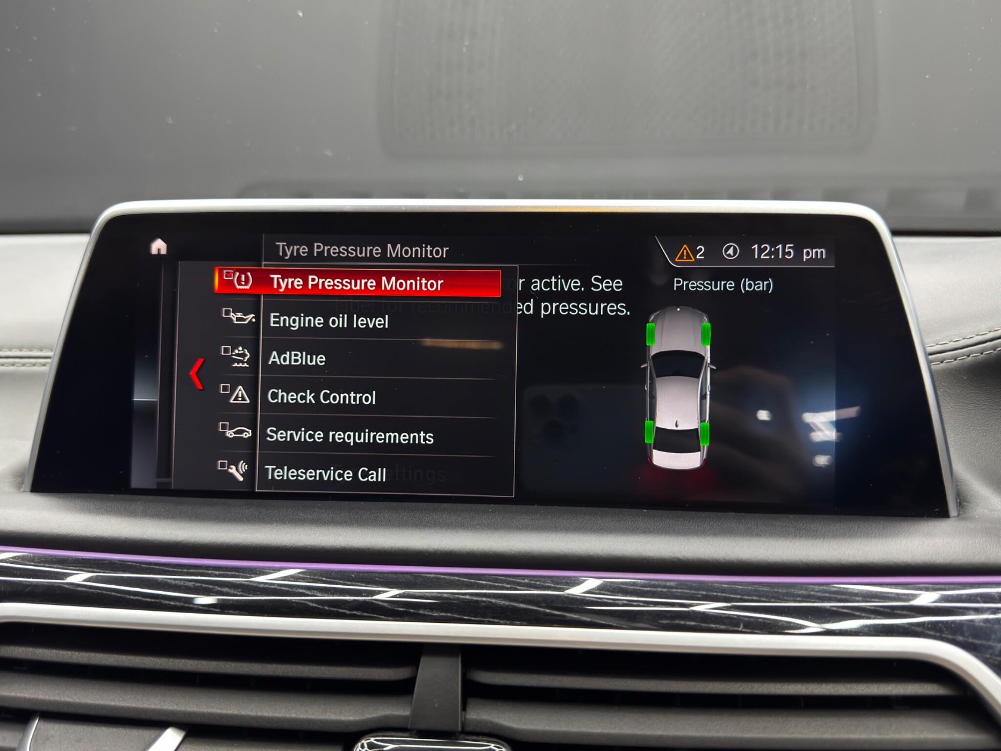 BMW 7 Series view 36
