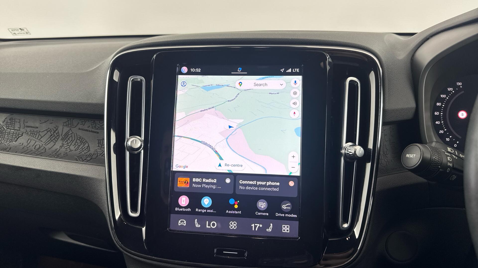 Volvo XC40 view 32