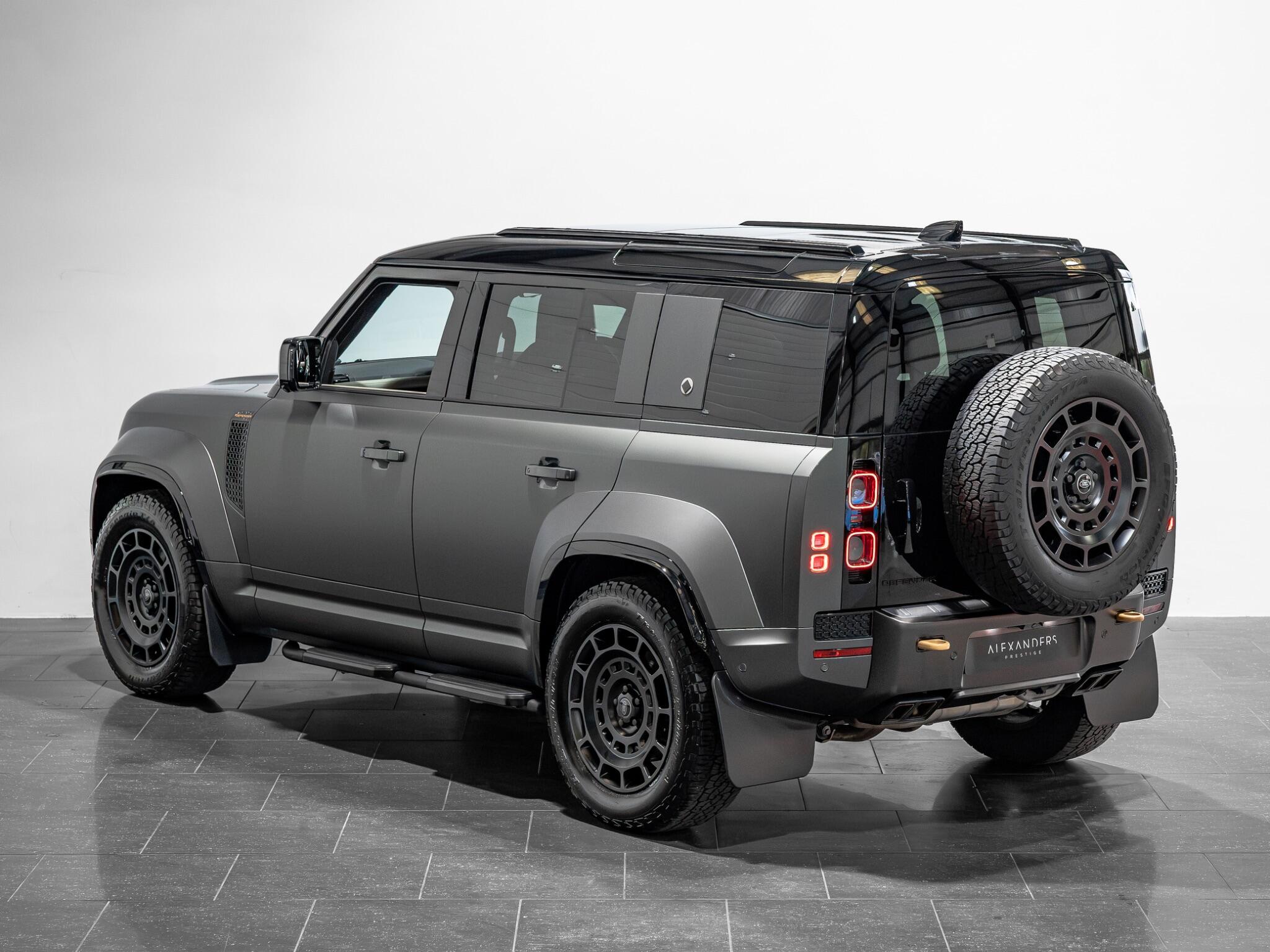 Land Rover Defender view 5