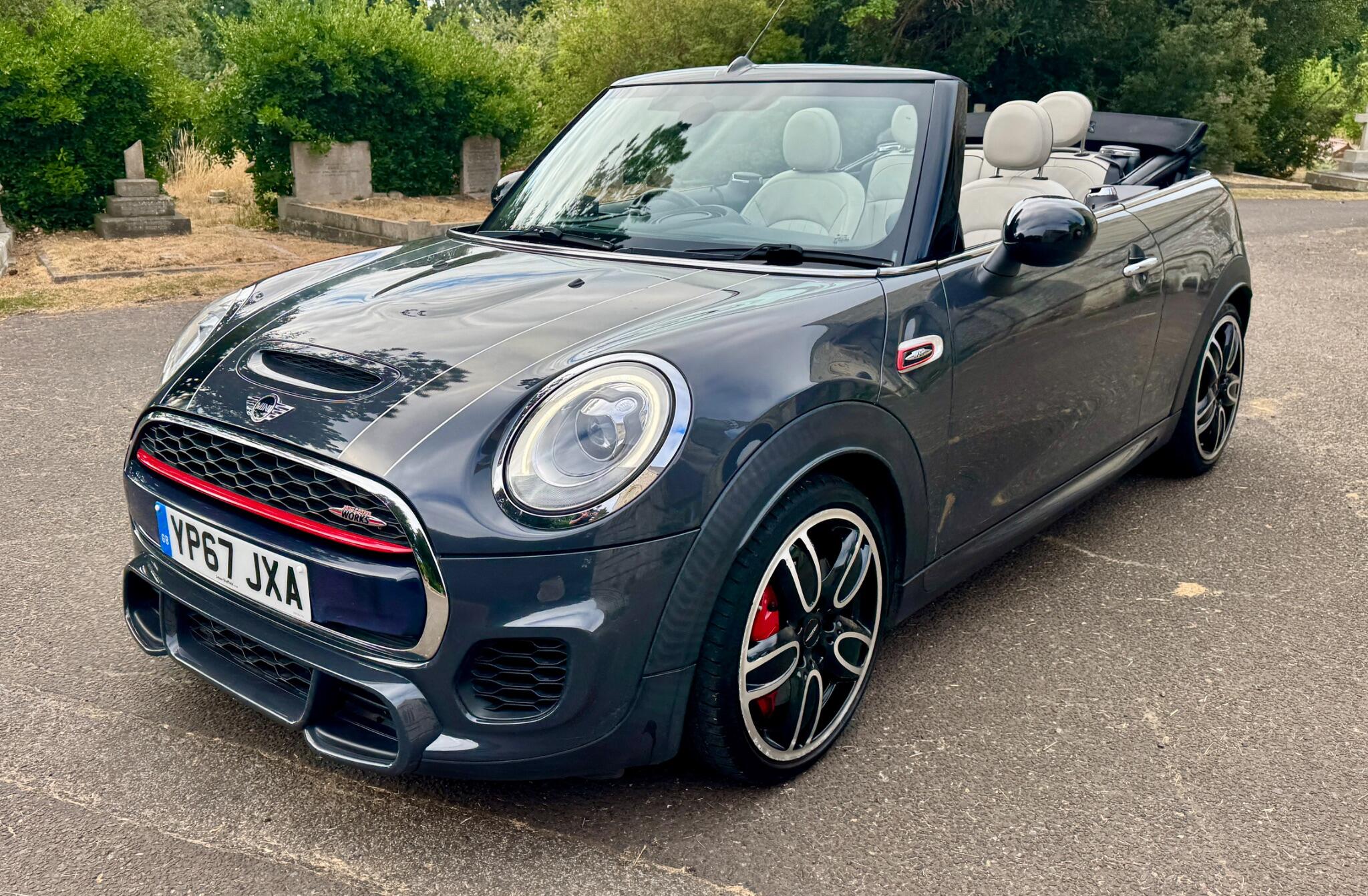 Mini Convertible view 11