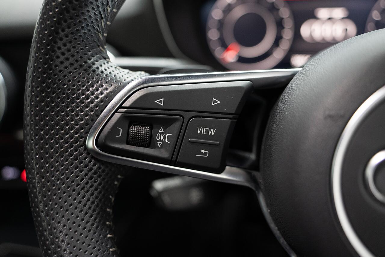 Audi TT view 9