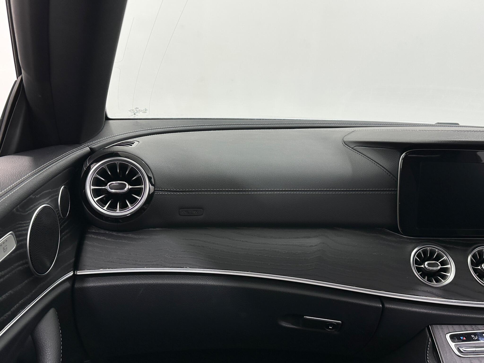 Mercedes-Benz E-Class view 30