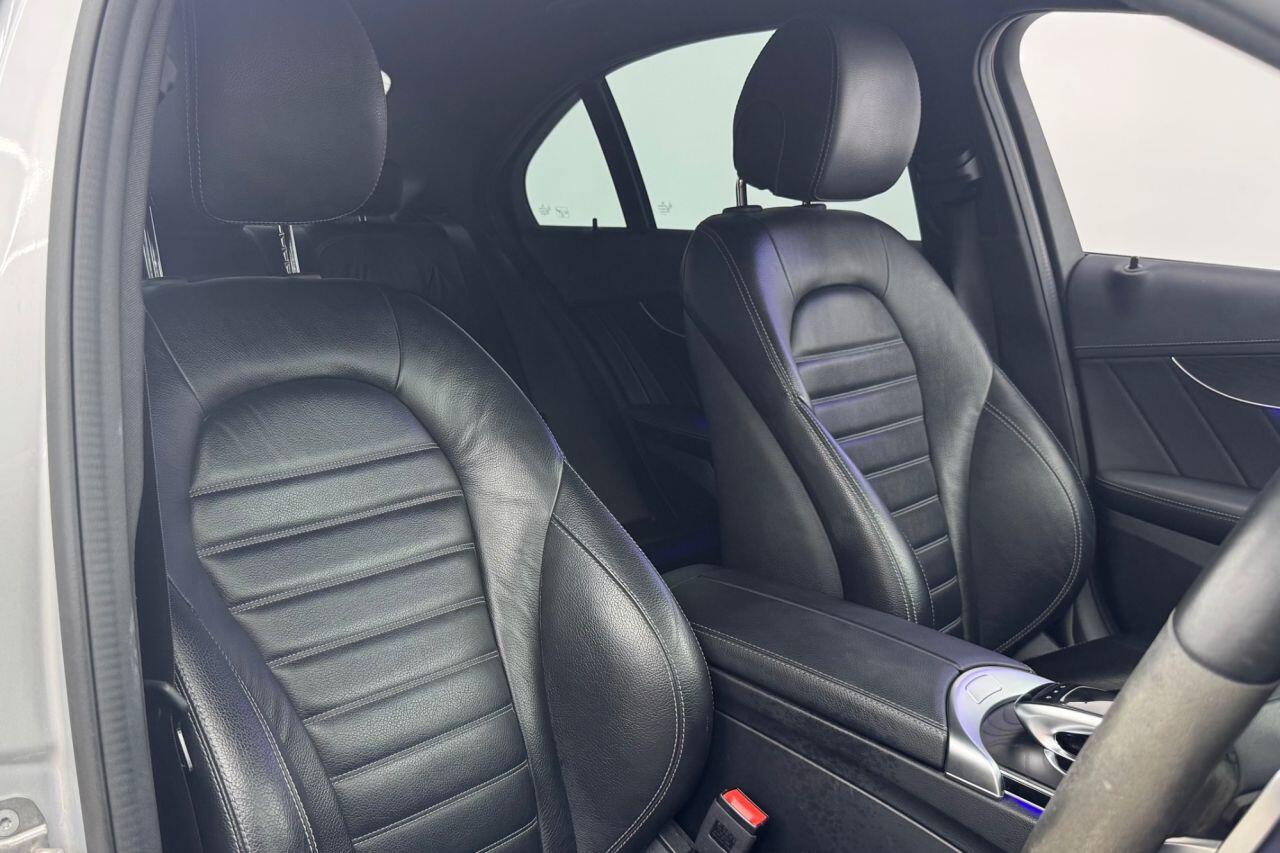 Mercedes-Benz C-Class view 34