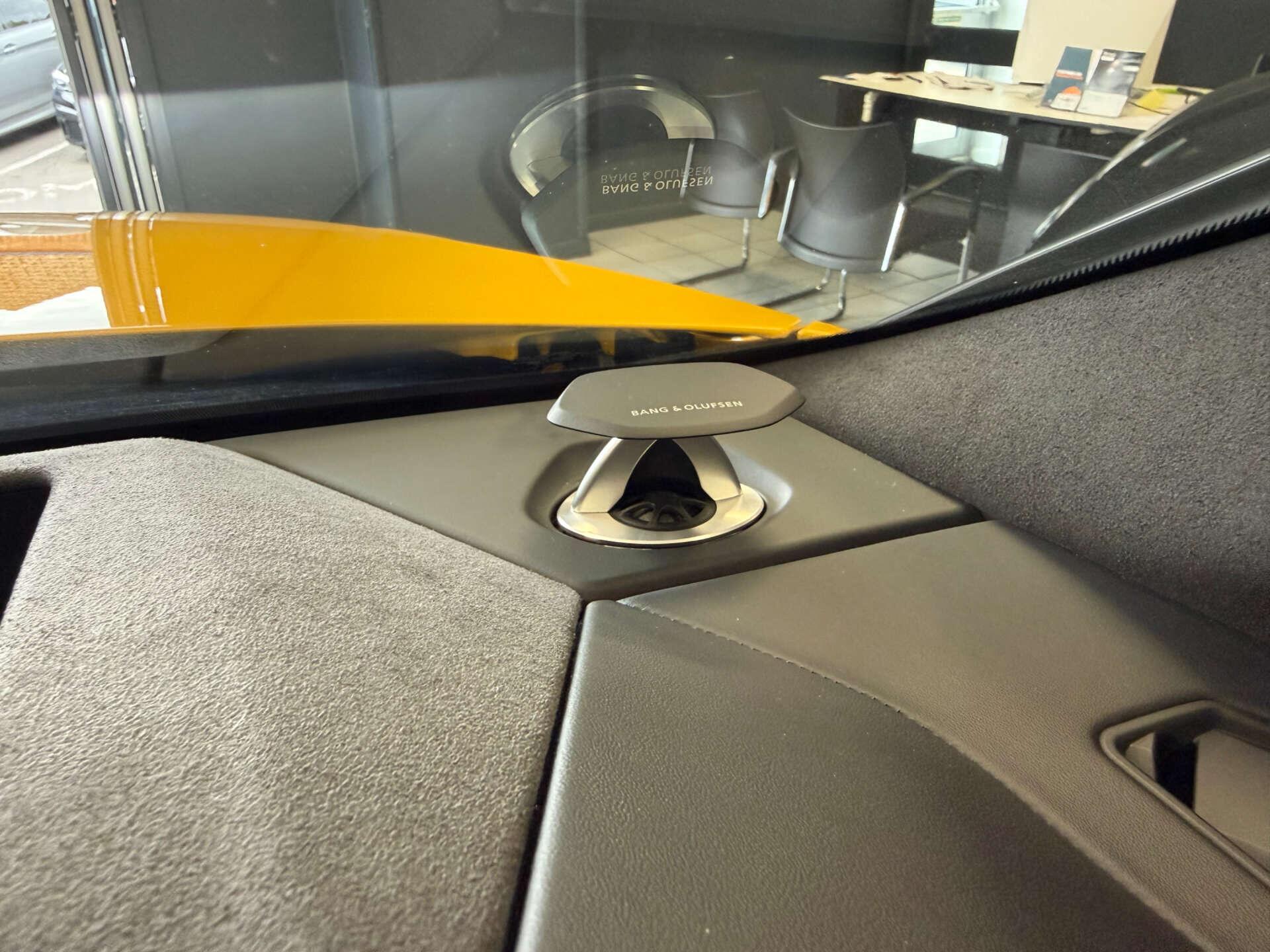 Lamborghini Urus view 30