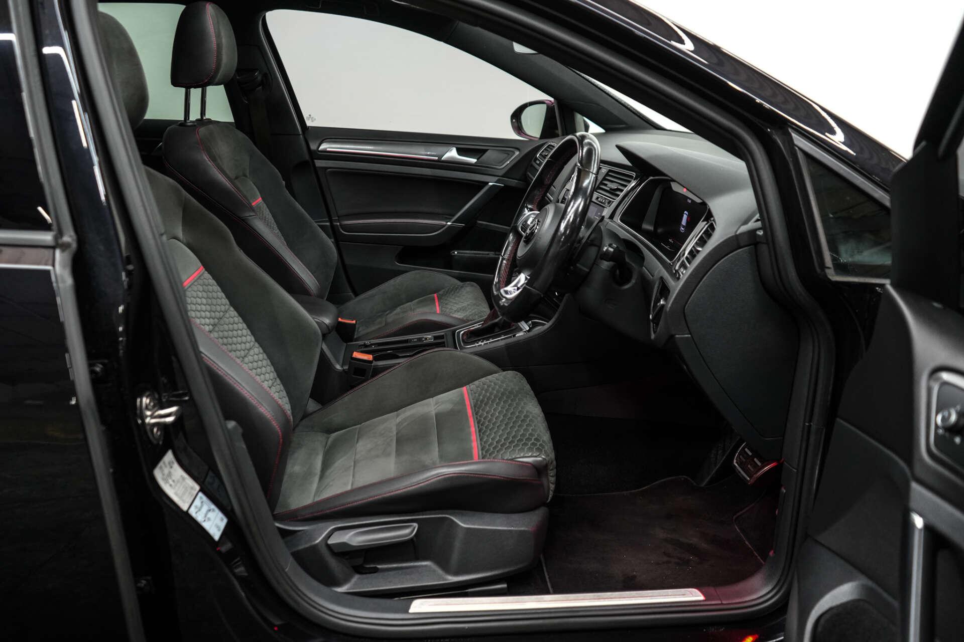 Volkswagen Golf view 19