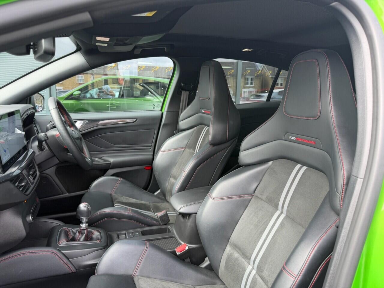 Ford Focus view 24
