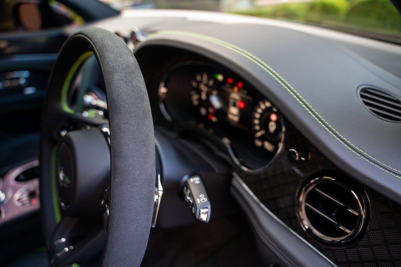 Bentley Bentayga view 58